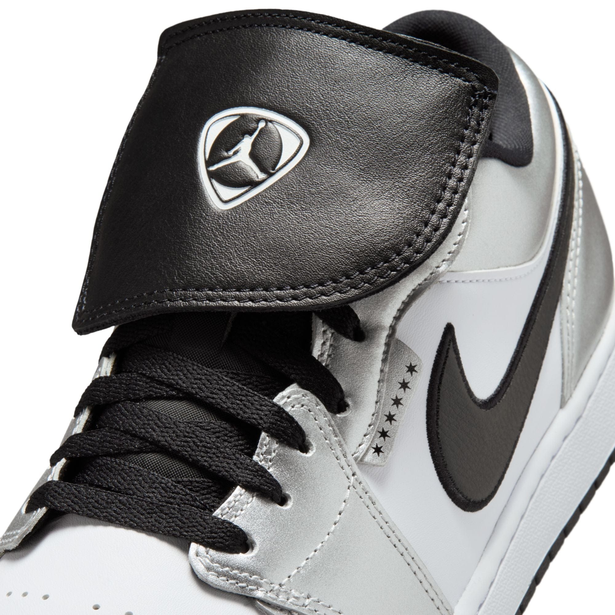 Air Jordan 1 Low SE Color: WHITE/BLACK-WHITE-METALLIC SILVER Style: IR2278-100