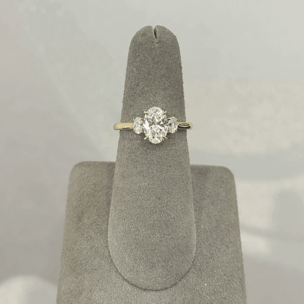 Moyer Collection 18k Yellow Gold 1.25ct Oval Three-Stone Complete Engagement Ring - 020647