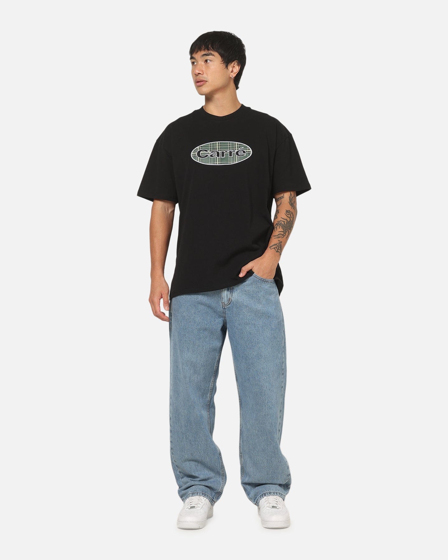 Carre Plaid Oval T-Shirt Solid Black