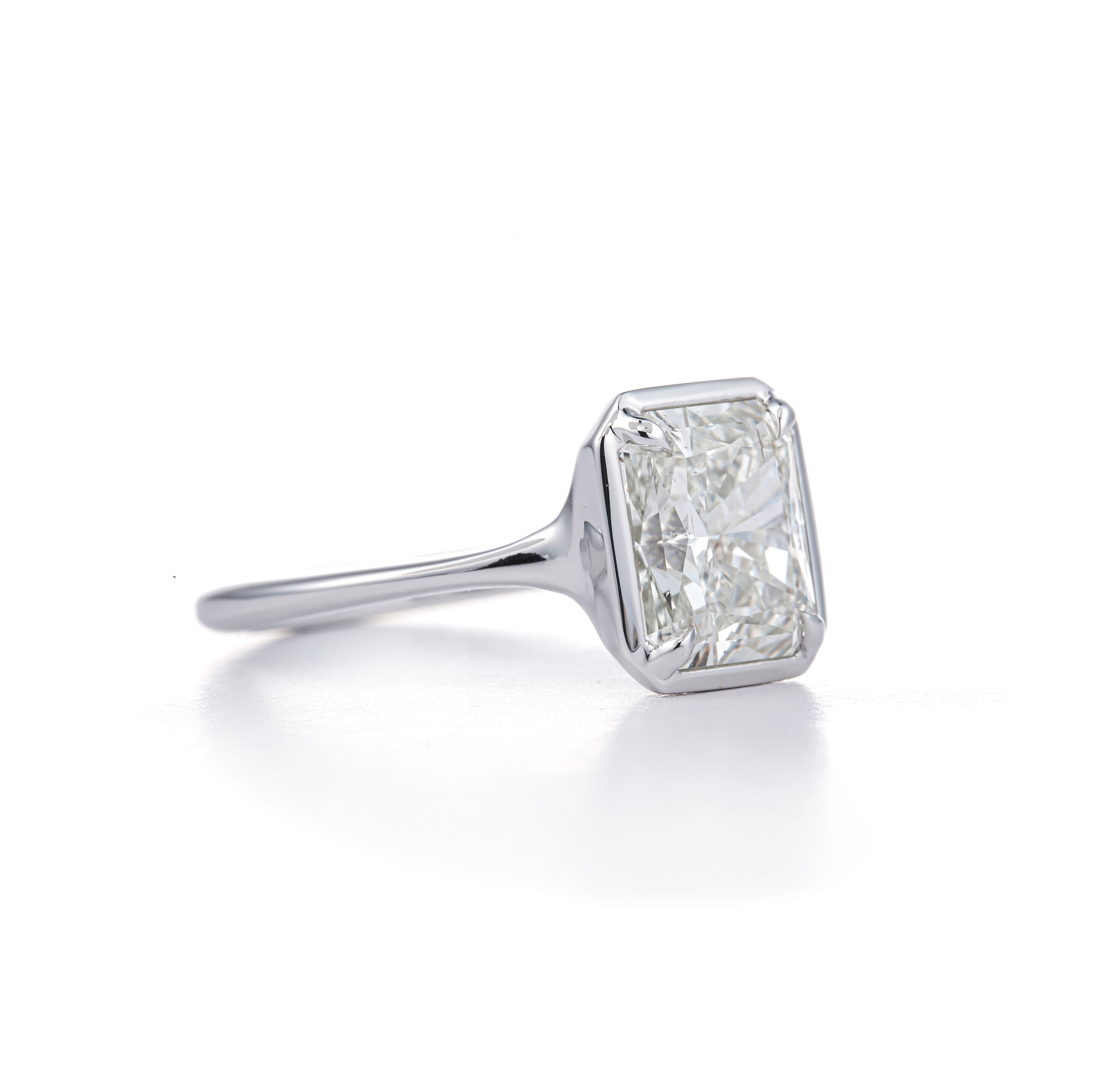 Fink's Exclusive Radiant Cut Diamond Engagement Ring in Platinum