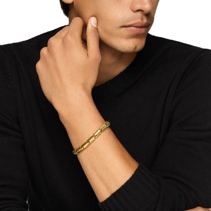 David Yurman Chevron Link Bracelet in 18K Yellow Gold, 7.6mm, Size Medium