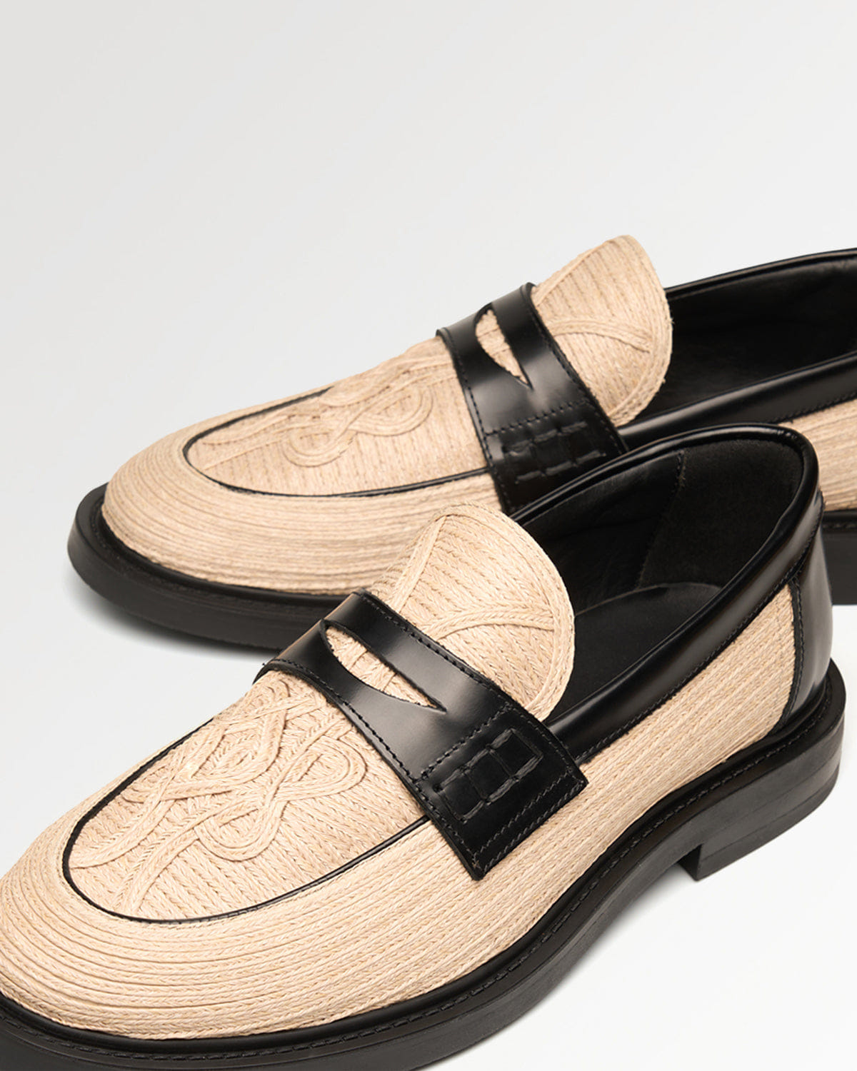 Entry Luxury Loafer Solid Raffia Natural