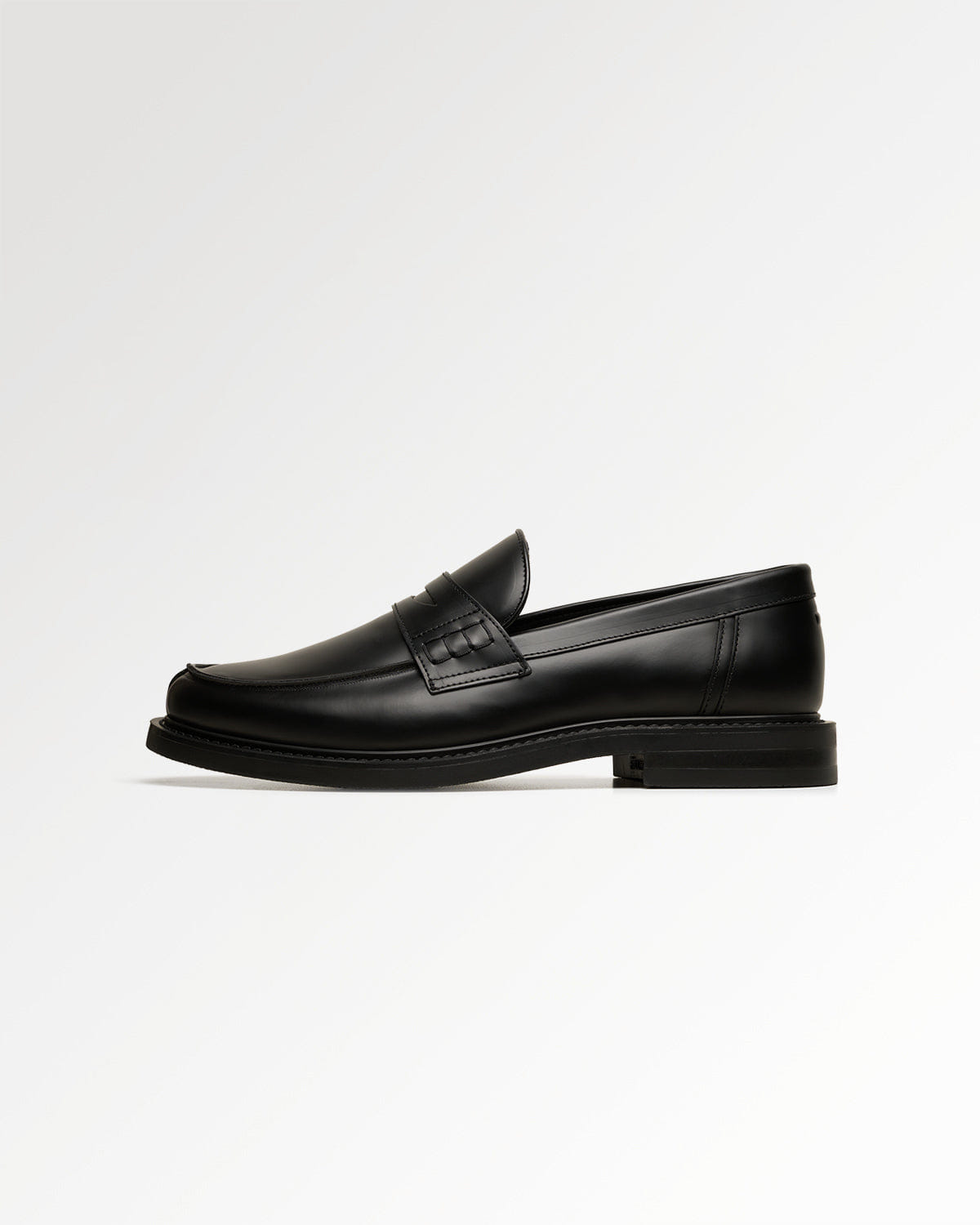 Entry Luxury Loafer Polido Minimum Matte Black