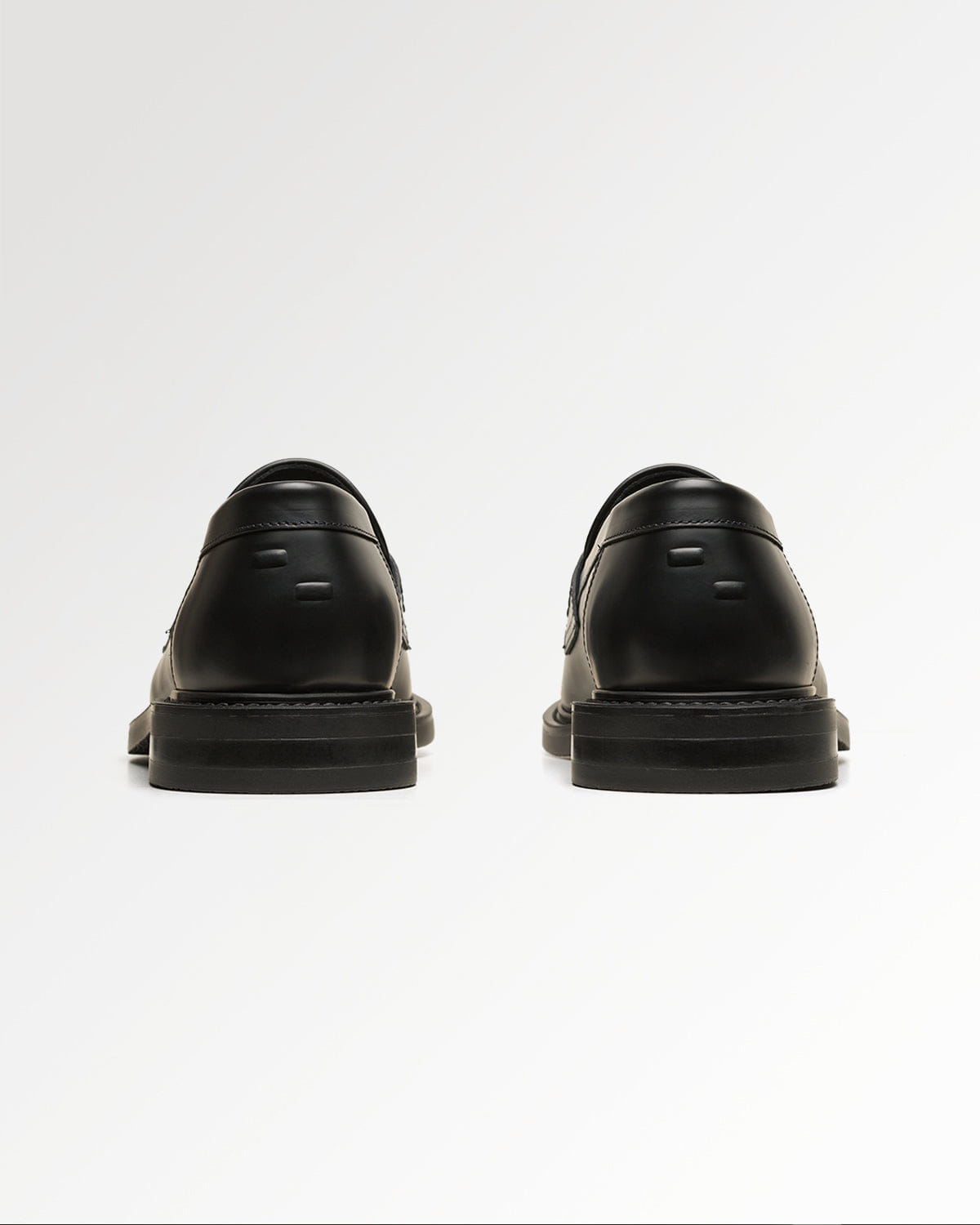 Entry Luxury Loafer Polido Minimum Matte Black