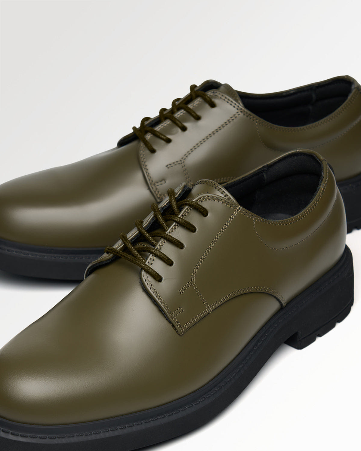 Visionary Clean Derby Polido Green