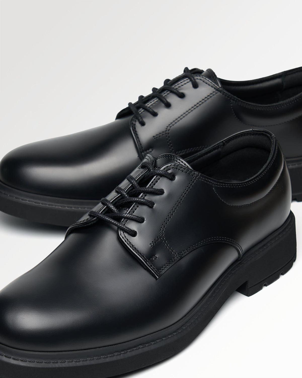 Visionary Clean Derby Polido Black