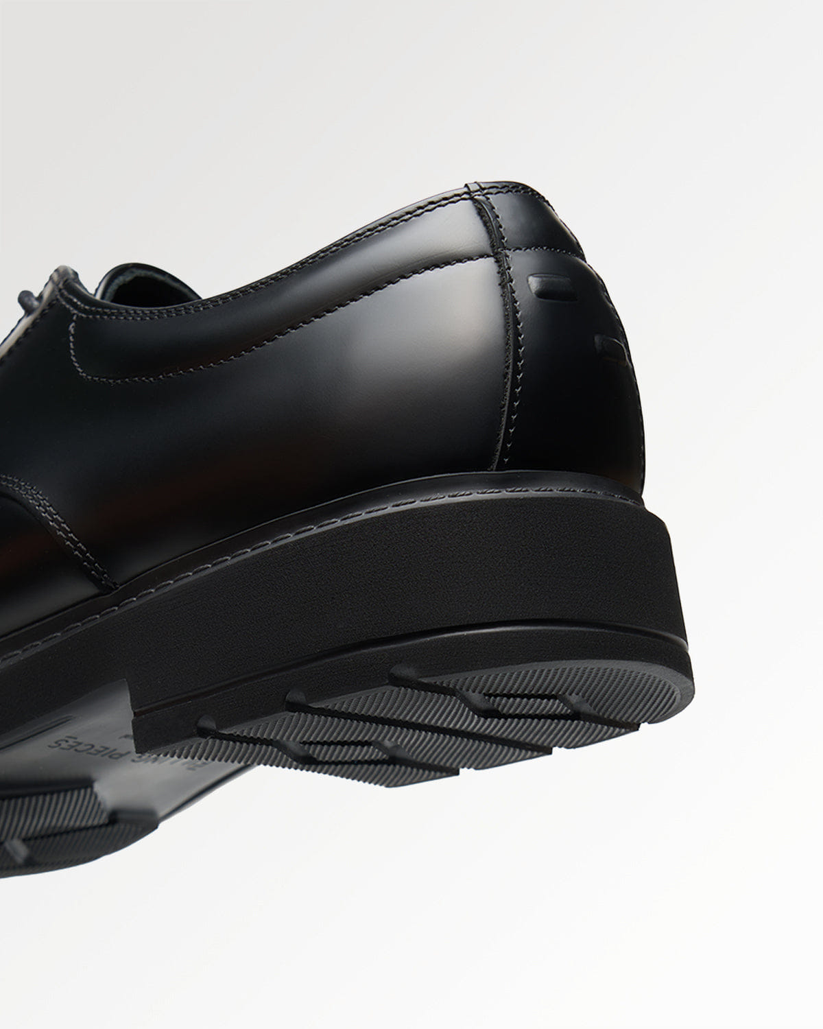 Visionary Clean Derby Polido Black