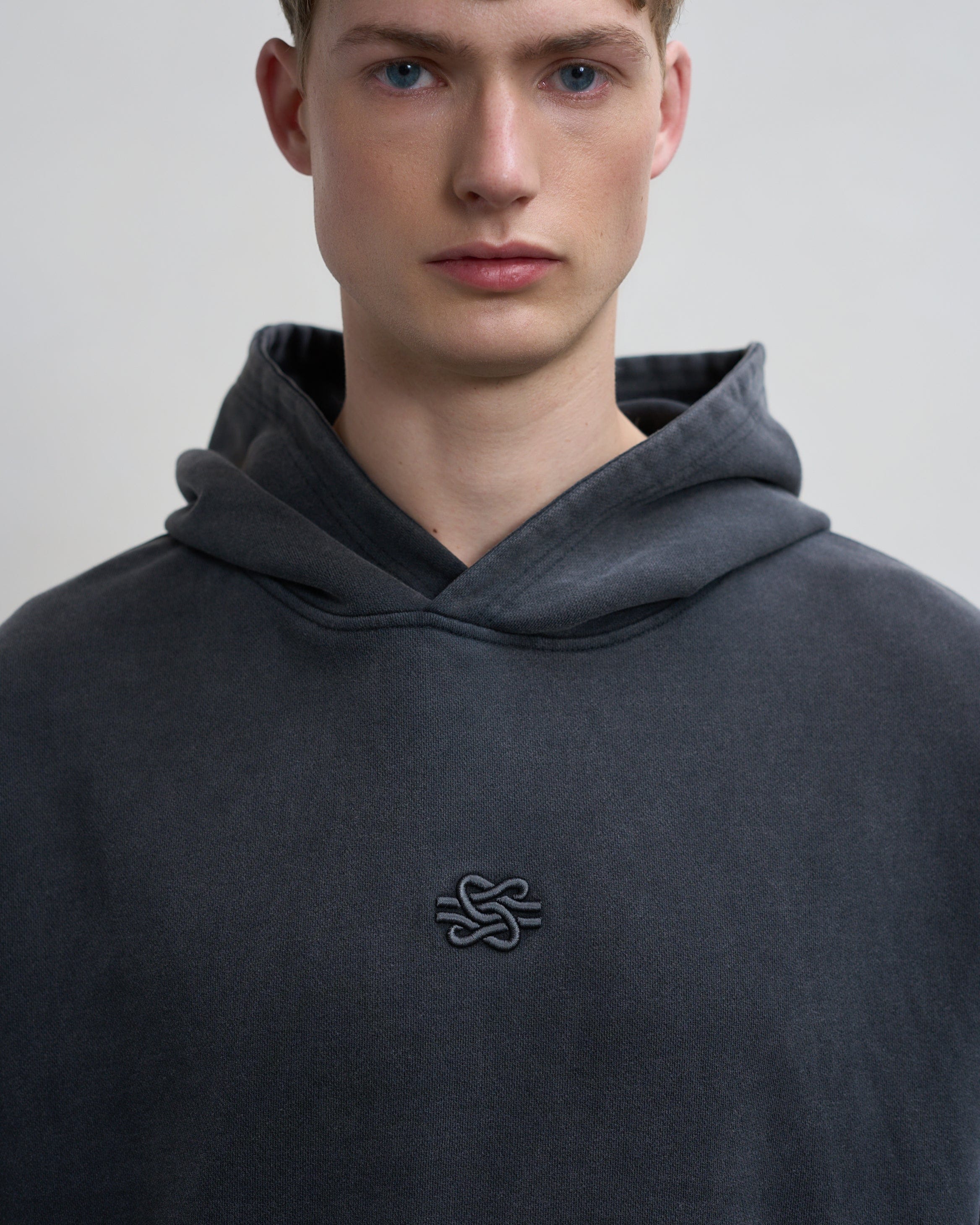 Trend Maven Hoodie Boxy Embroidered Vintage Black