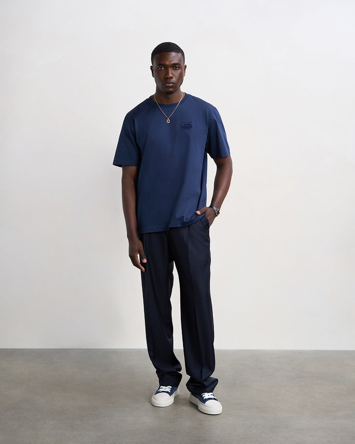 Conventional T-shirt Embroidered Knot Navy