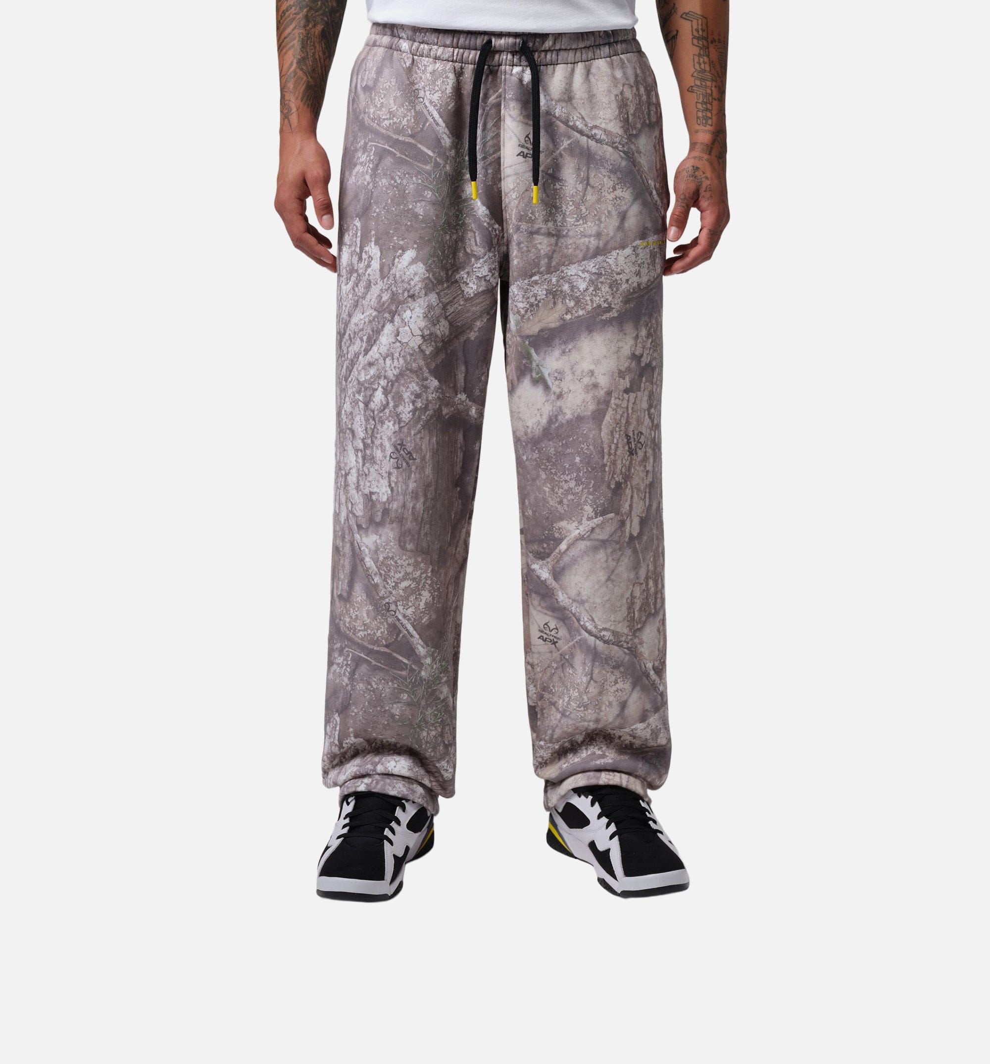 Air Jordan Brooklyn RealTree Open Hem Mens Pants - White/Bright Citron