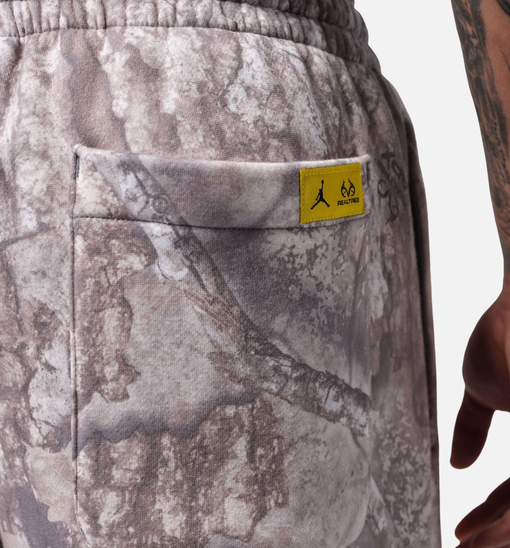 Air Jordan Brooklyn RealTree Open Hem Mens Pants - White/Bright Citron