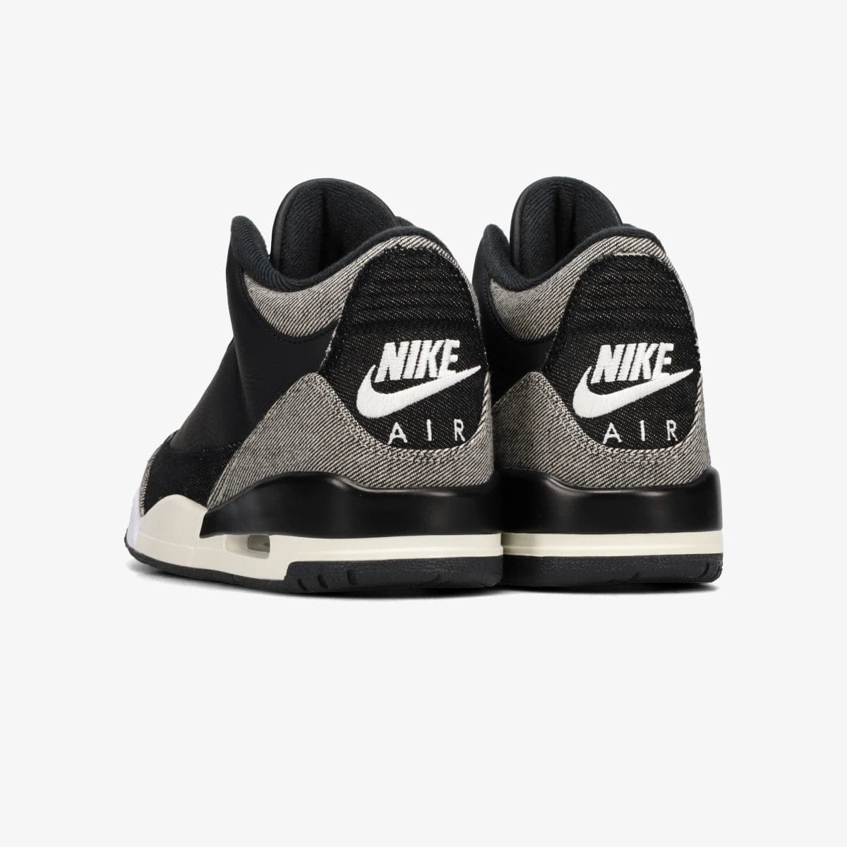NIKE AIR JORDAN 3 RETRO SP × LEVI'S