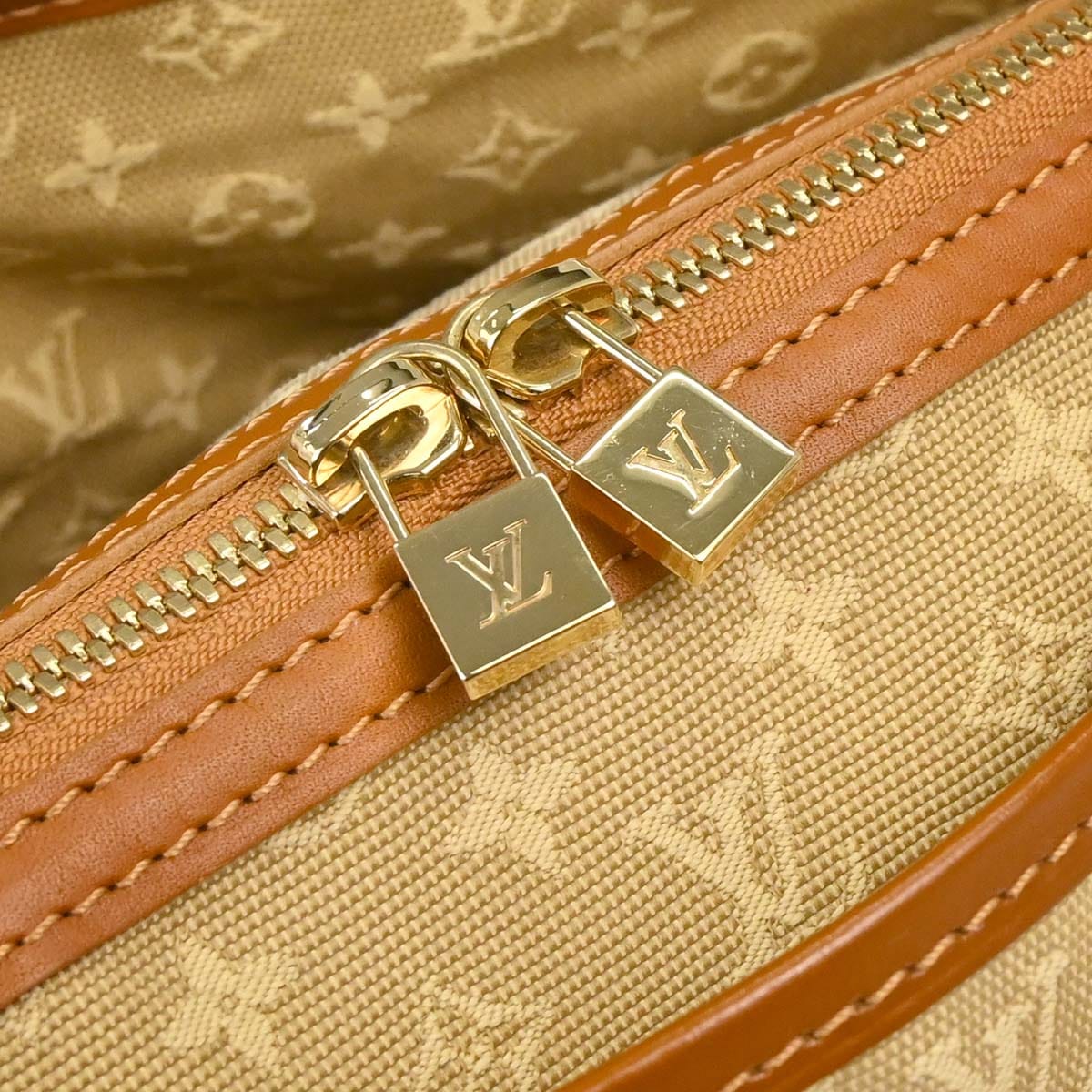 Louis Vuitton 2005 Beige Monogram Mini Sac Mary Kate Handbag M92505