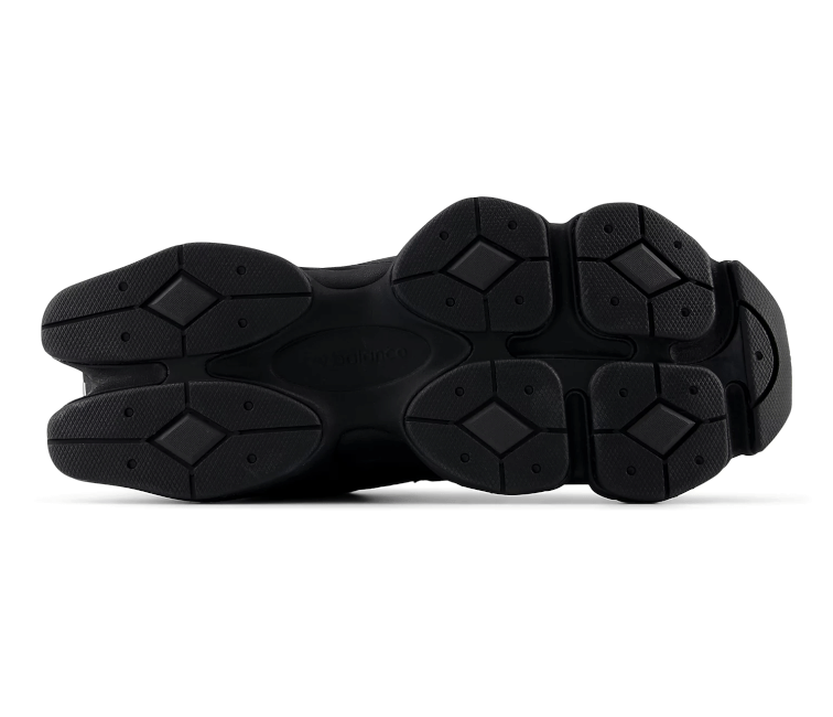 New Balance Women’s New Balance 9060 (Triple Black)