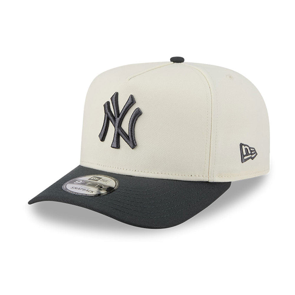 New Era N.Y Yankees 9Fifty SnapBack Cap (Cream/Graphite)