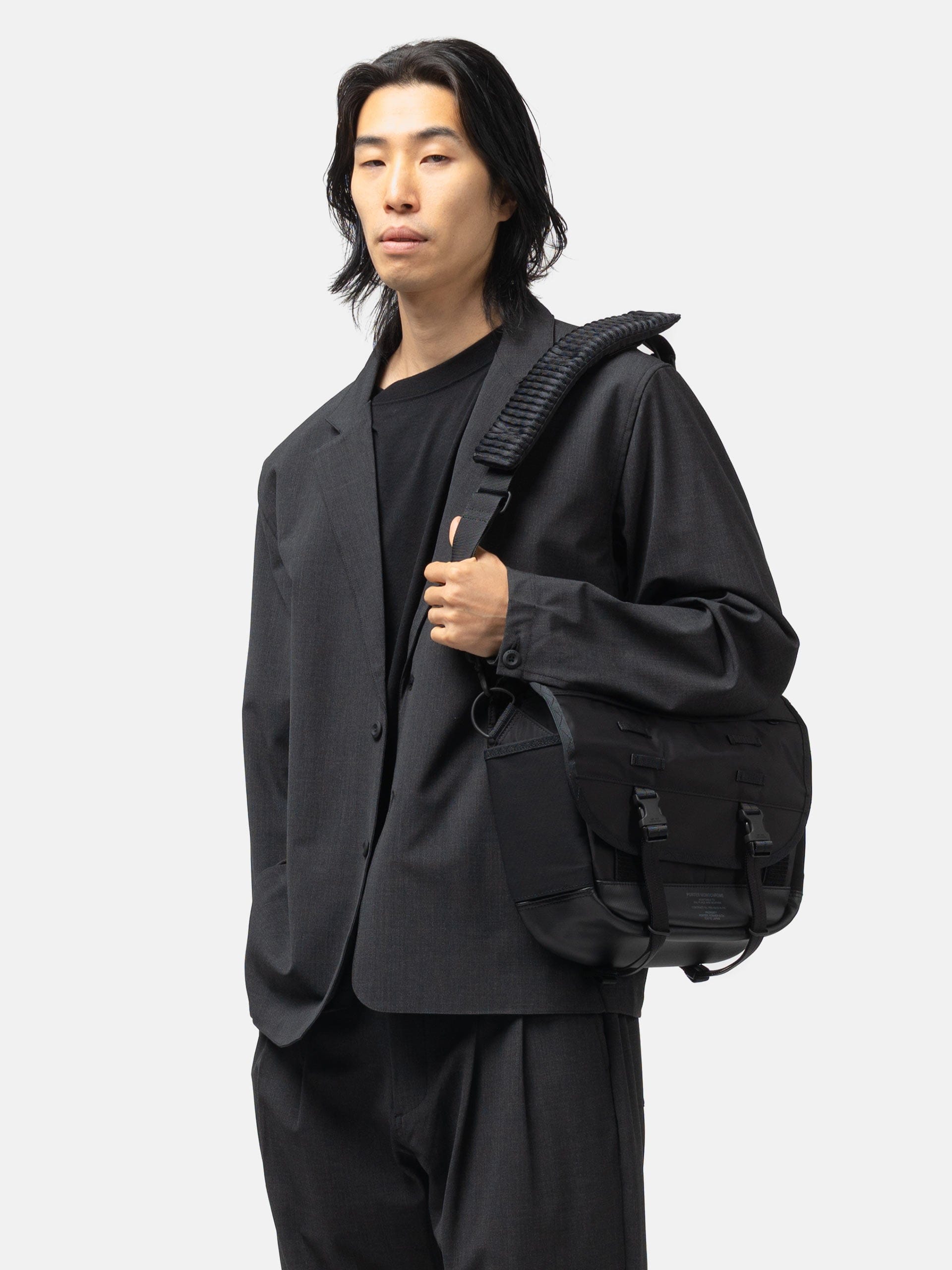 Porter Monochrome Messenger Bag (S) Black