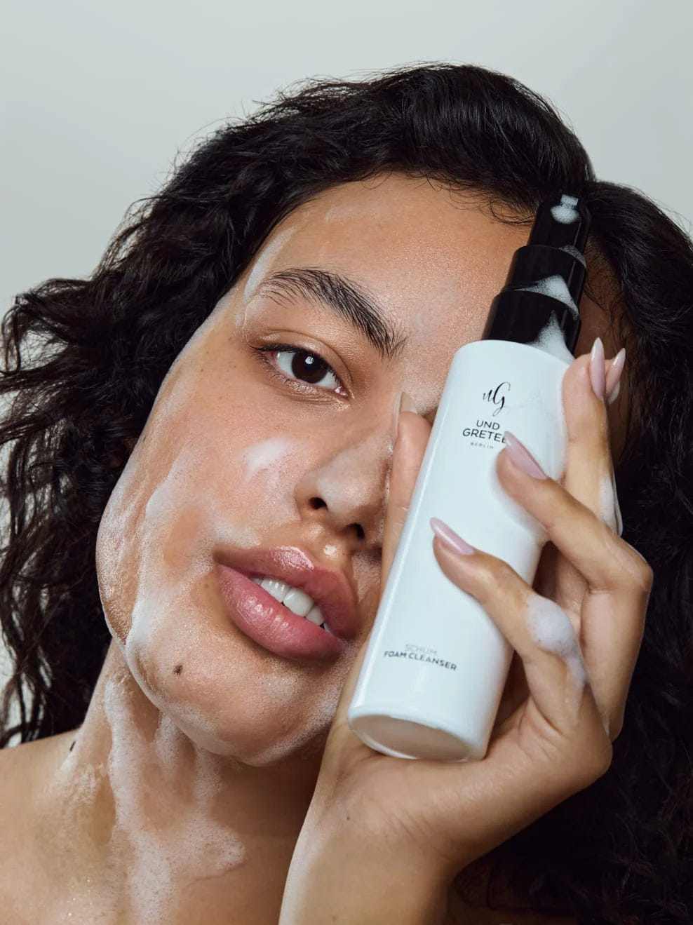 Und Gretel Schum Natural Foam Cleanser