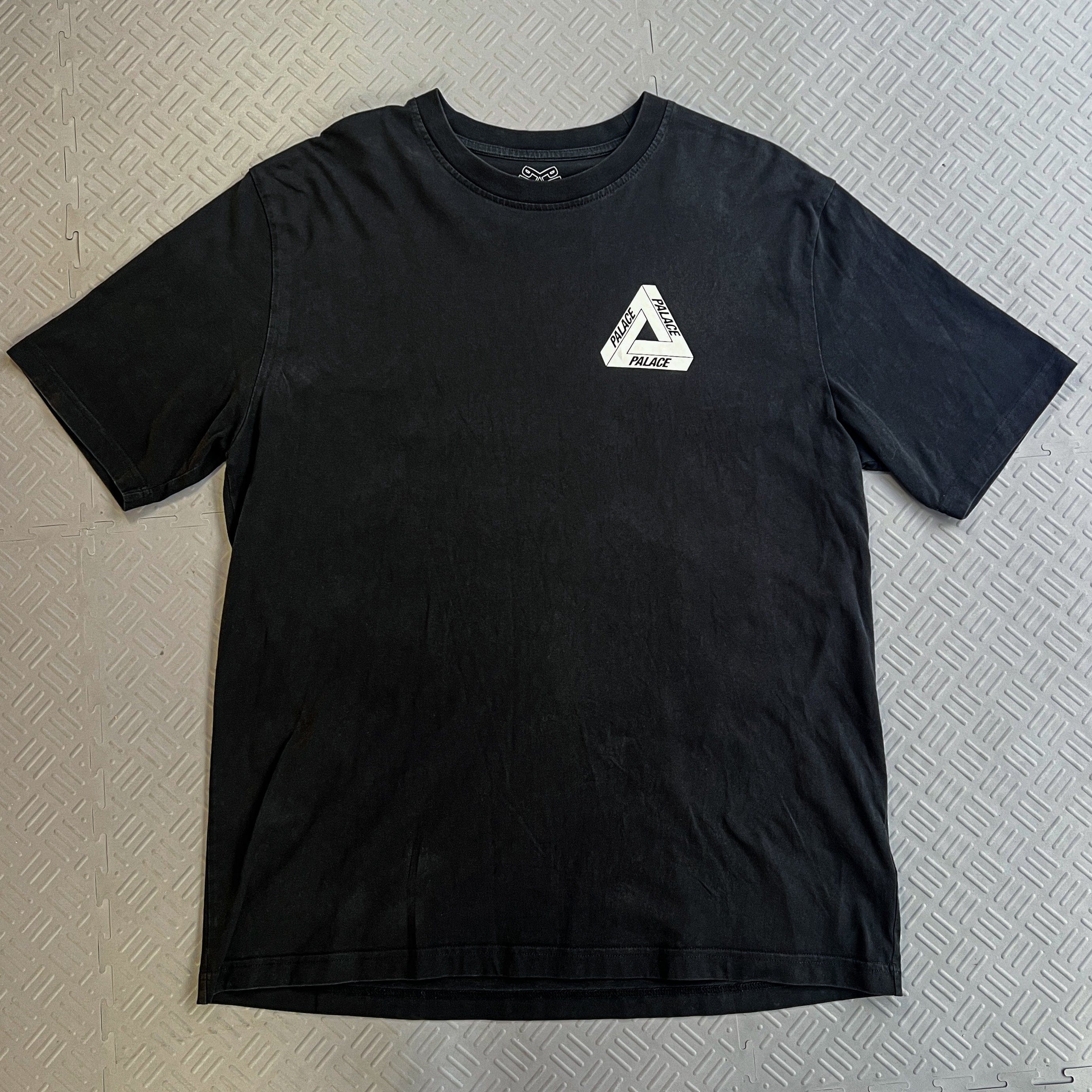 Palace Friends & Family Tri Ferg Tee (XL)