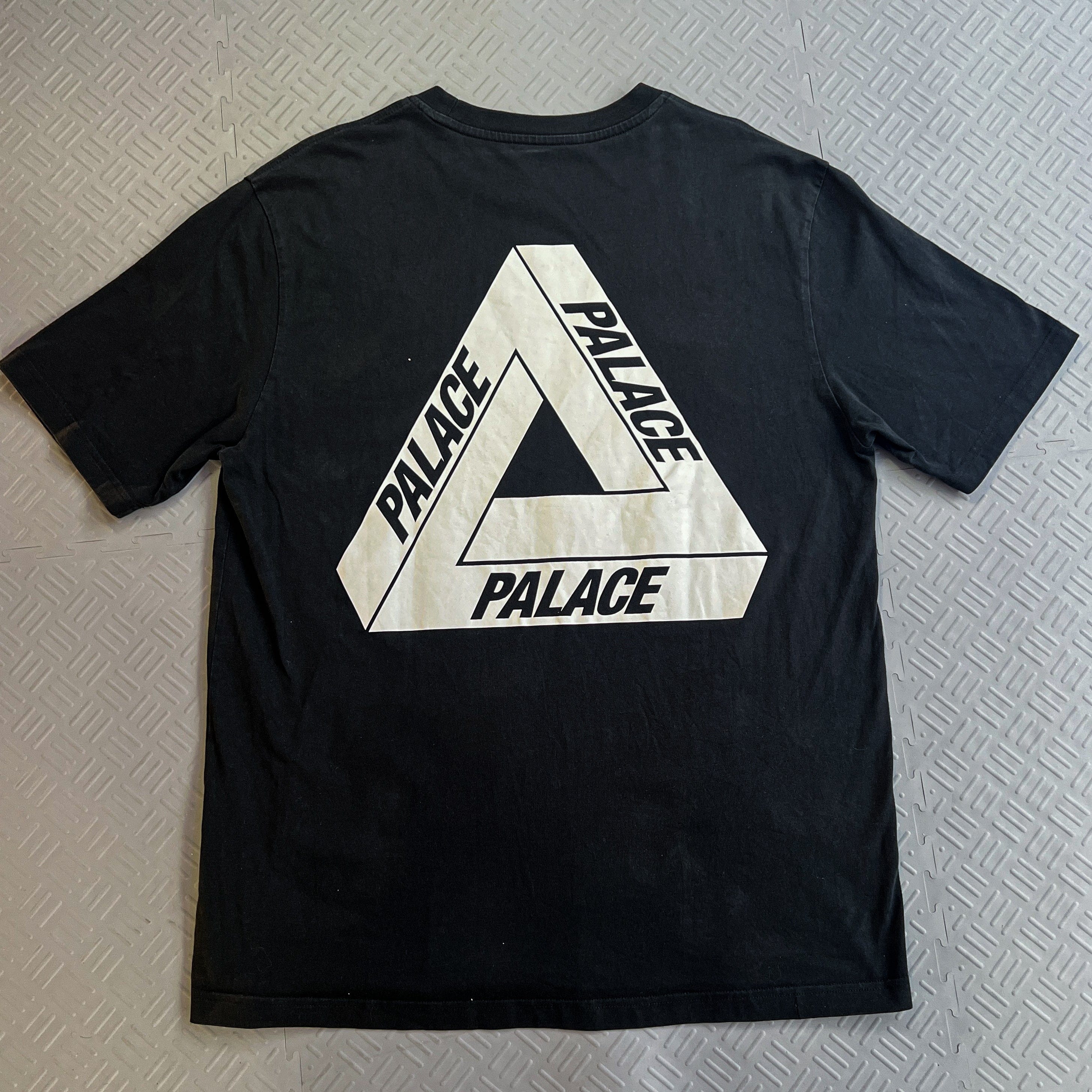 Palace Friends & Family Tri Ferg Tee (XL)