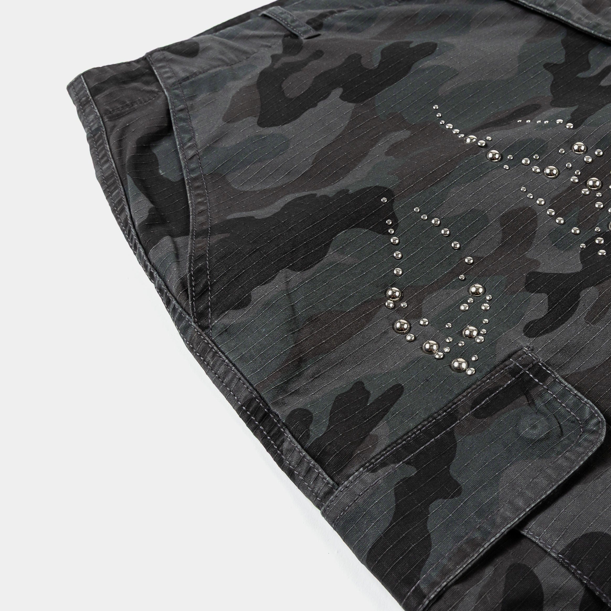 MAISON ARTICLE Studded Camo Cargo Mens Shorts (Black/Grey)