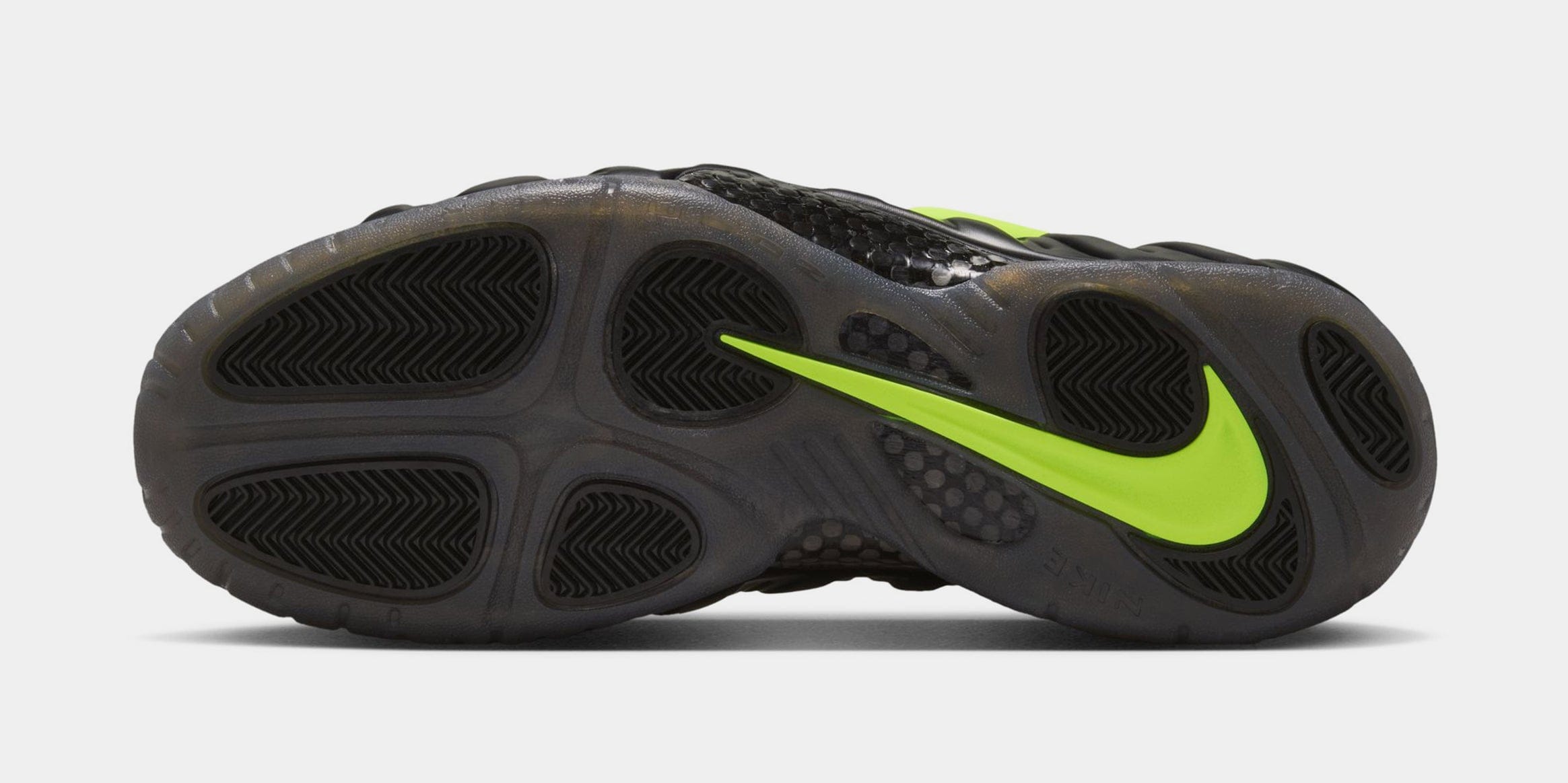 Nike Air Foamposite Pro Voltage Mens Basketball Shoes (Black/Voltage Yellow)