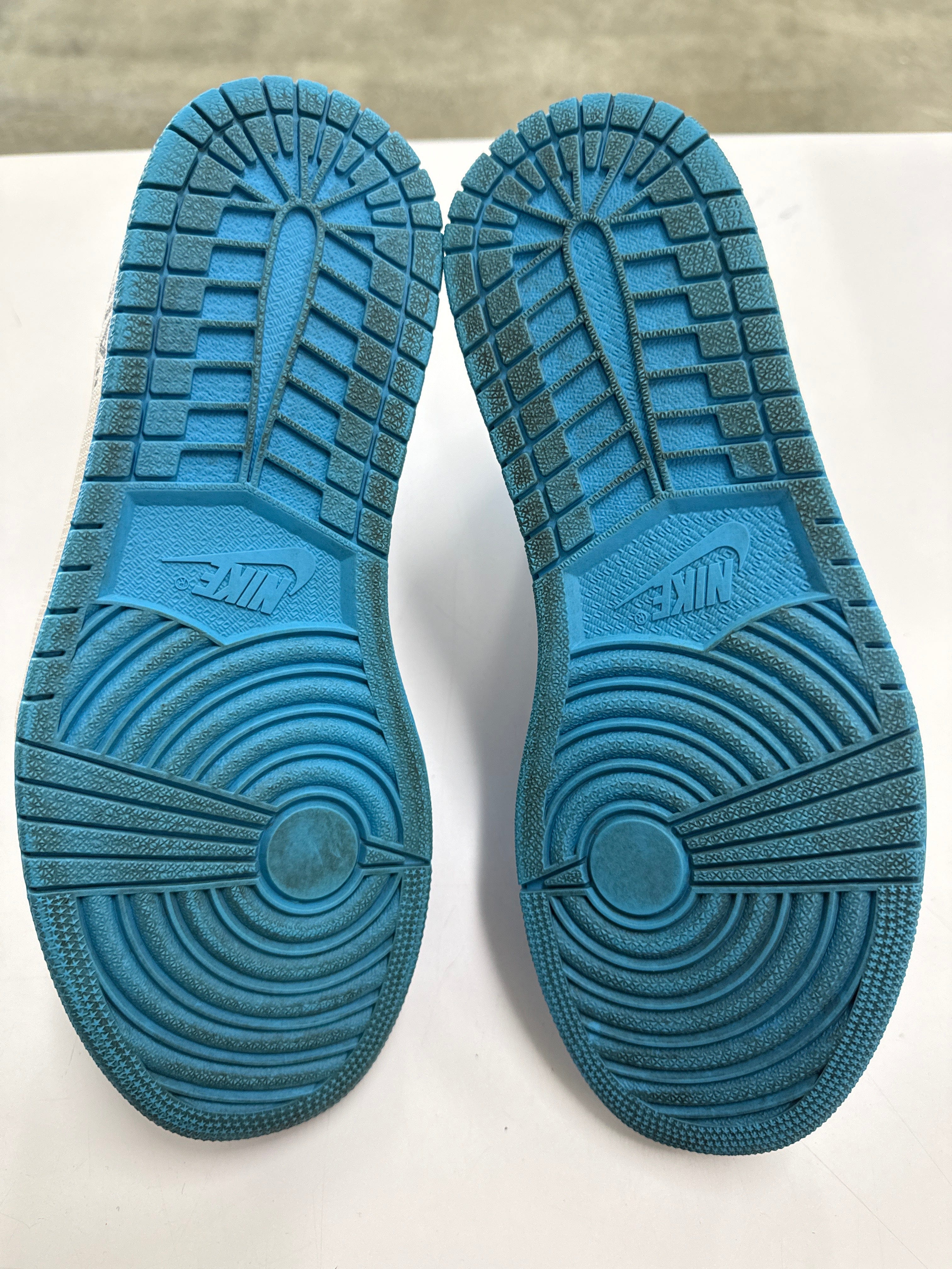 OFF WHITE AIR JORDAN 1 HIGH UNIVERSITY BLUE - SIZE 10 (WORN)