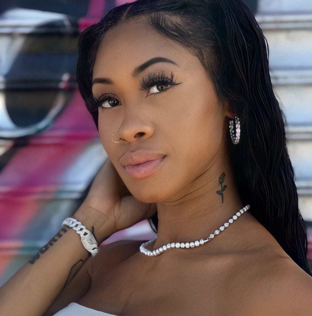 GLD PROMO - WOMEN Iced Pearl Necklace
