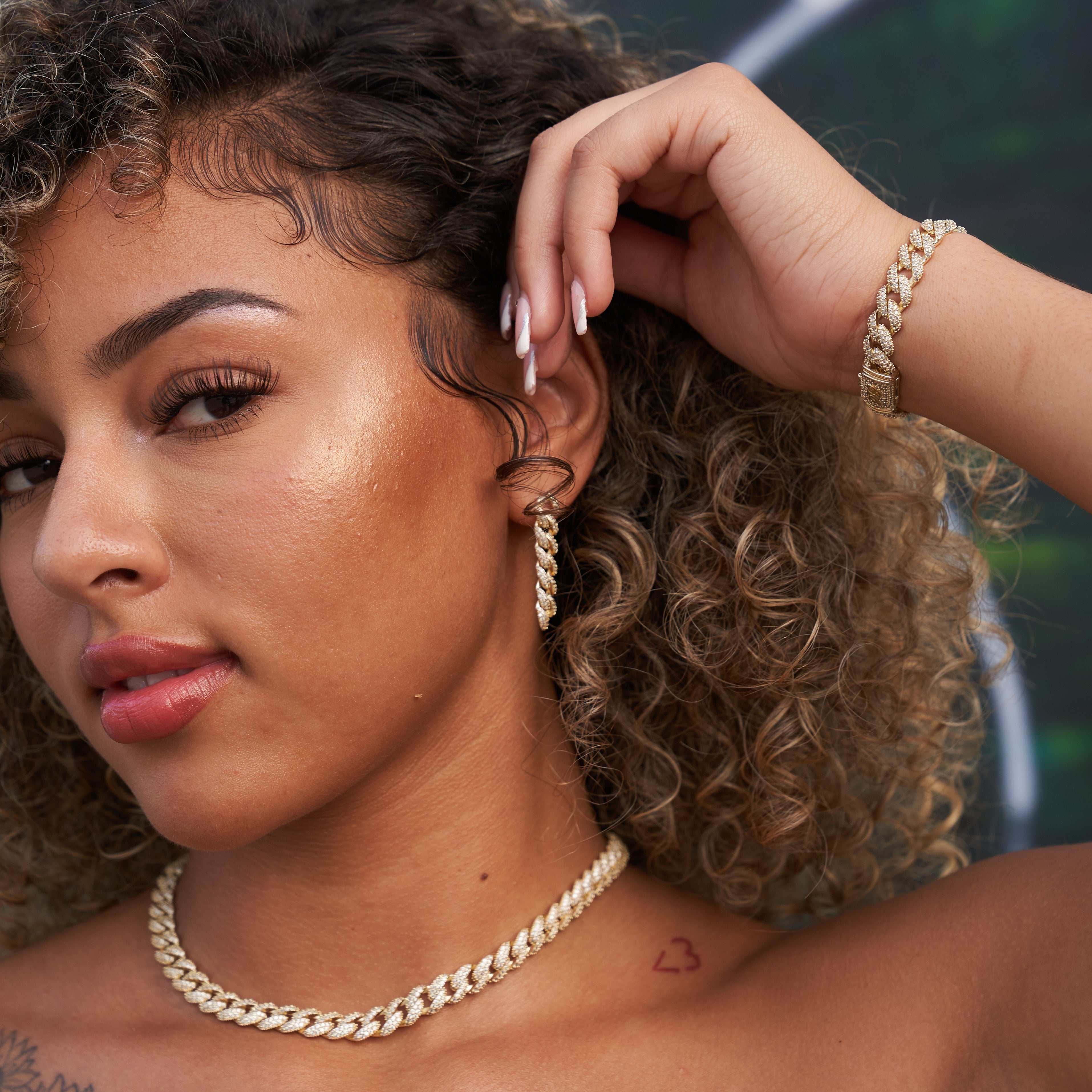 GLD PROMO - WOMEN GLD Prong Cuban Stud Earrings in Yellow Gold