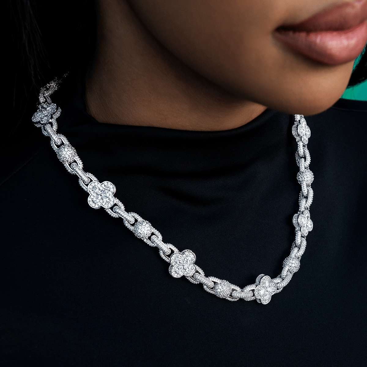 GLD PROMO - WOMEN Diamond Ball Clover Mariner Necklace in White Gold- 10mm