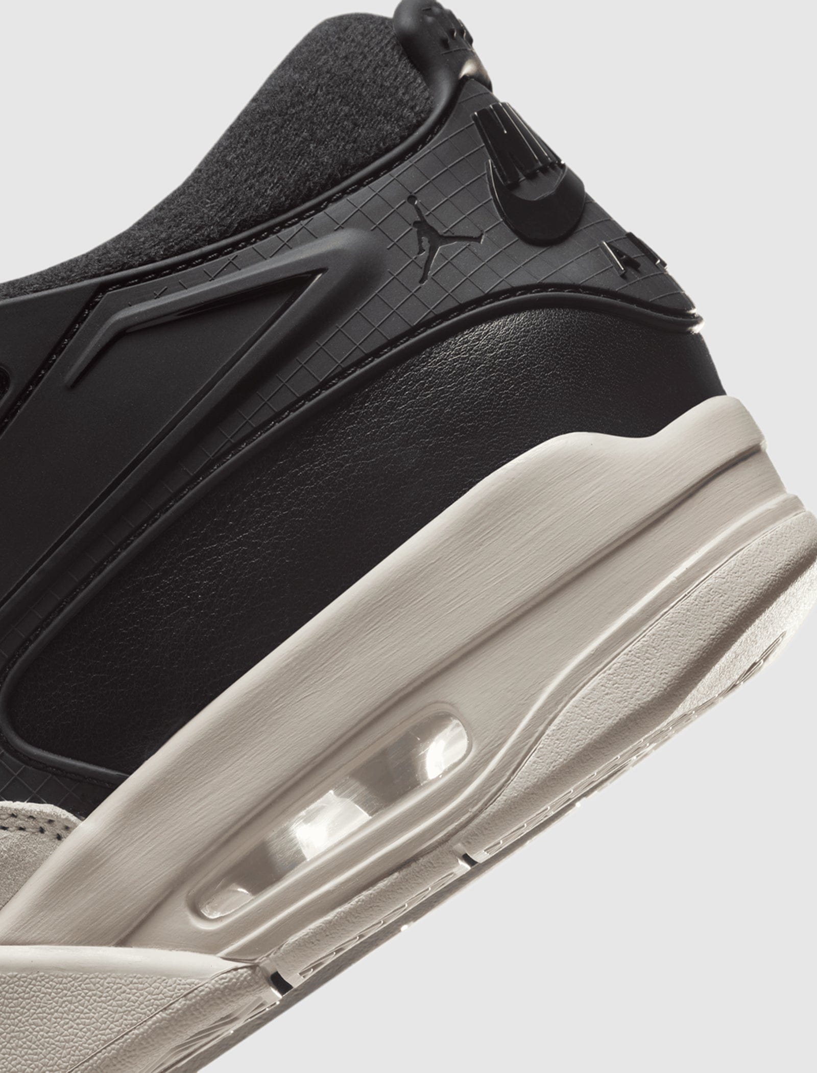 AIR JORDAN 4 REMIX "BLACK/LIGHT BONE"