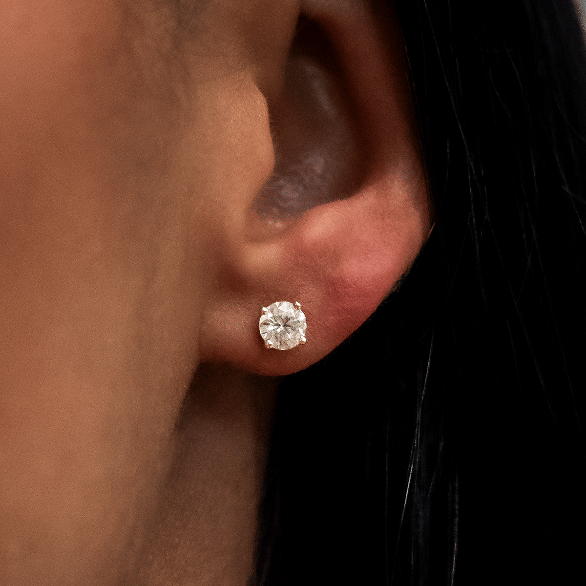 GLD Women 5mm Round Cut Diamond Stud Earrings in Yellow Gold