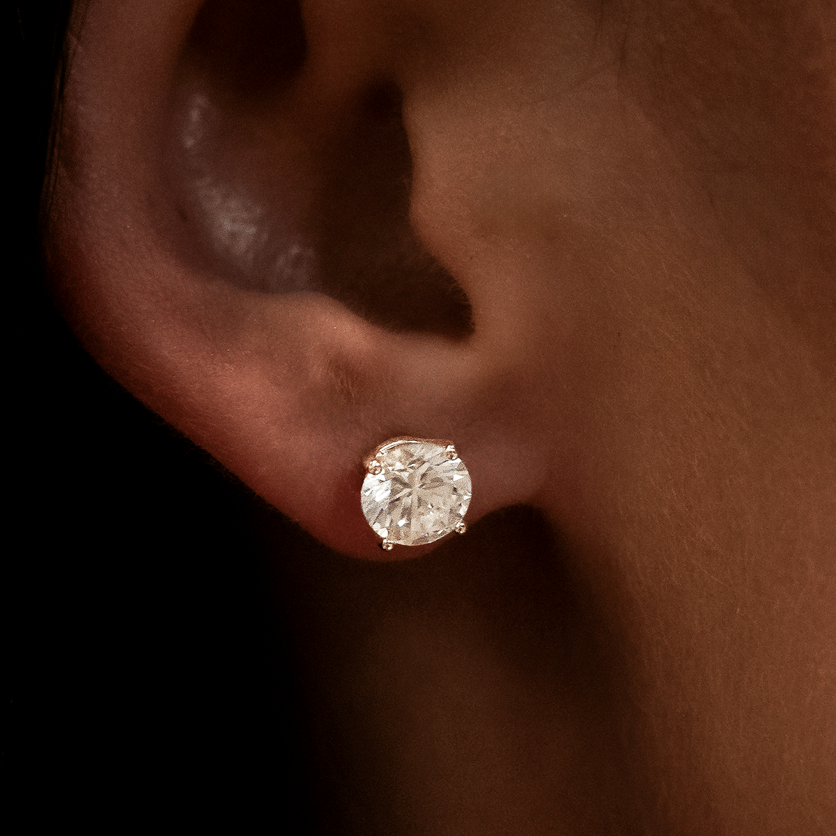 GLD Women 7mm Round Cut Diamond Stud Earrings in Yellow Gold