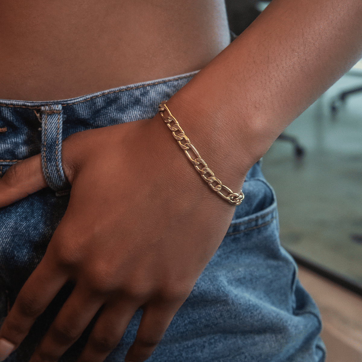 GLD Women Figaro Bracelet in Yellow Gold- 6mm