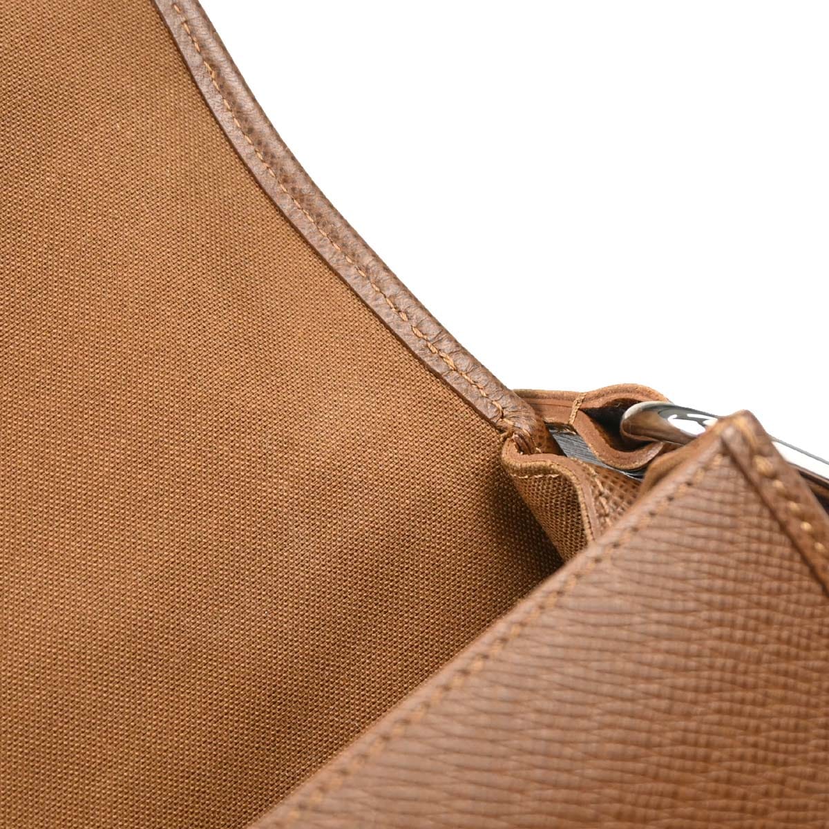 Louis Vuitton 2009 Brown Taiga Andrei Shoulder Bag M32488