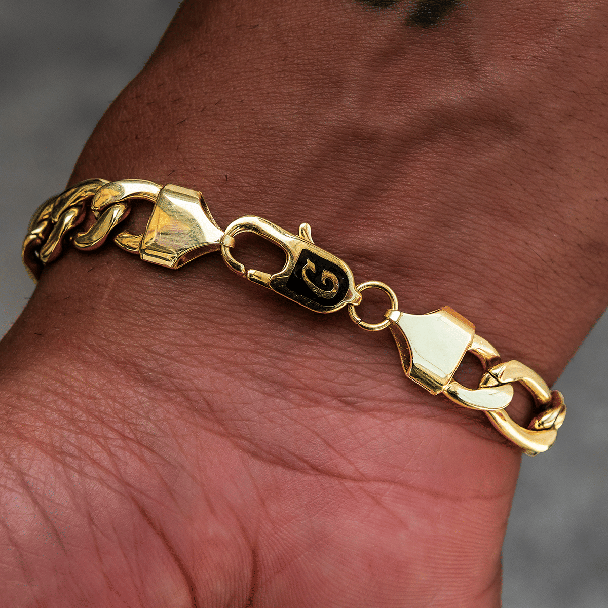 GLD Promo Figaro Chain Bracelet in Yellow Gold- 9mm