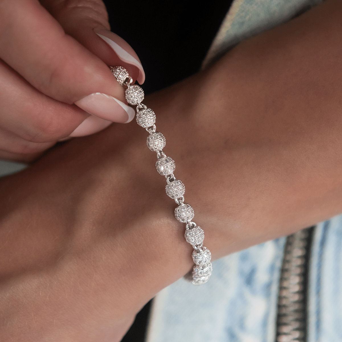 GLD PROMO - WOMEN Iced Ball Bracelet in White Gold - 4mm