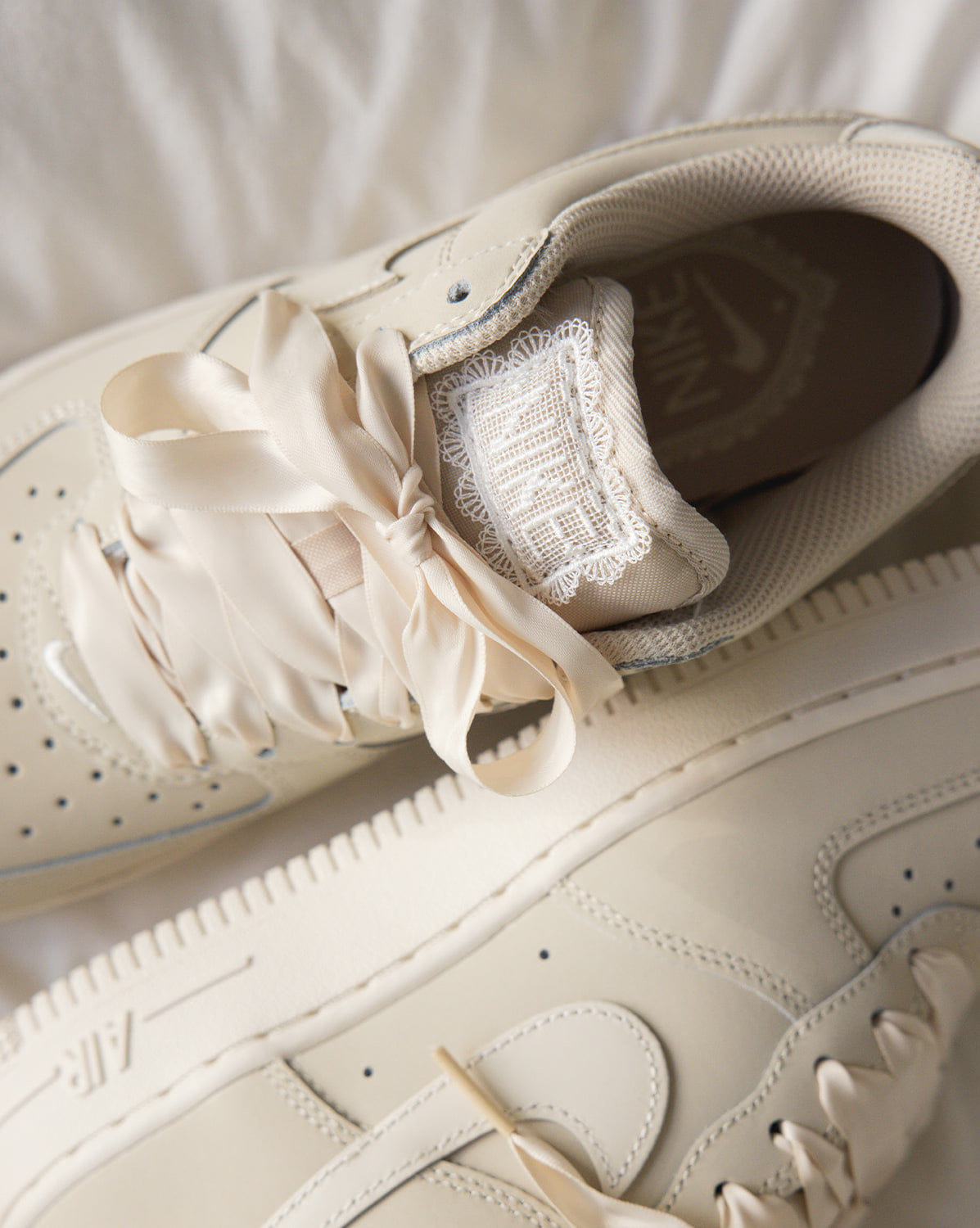 Nike Wmns Air Force 1 Retro Premium