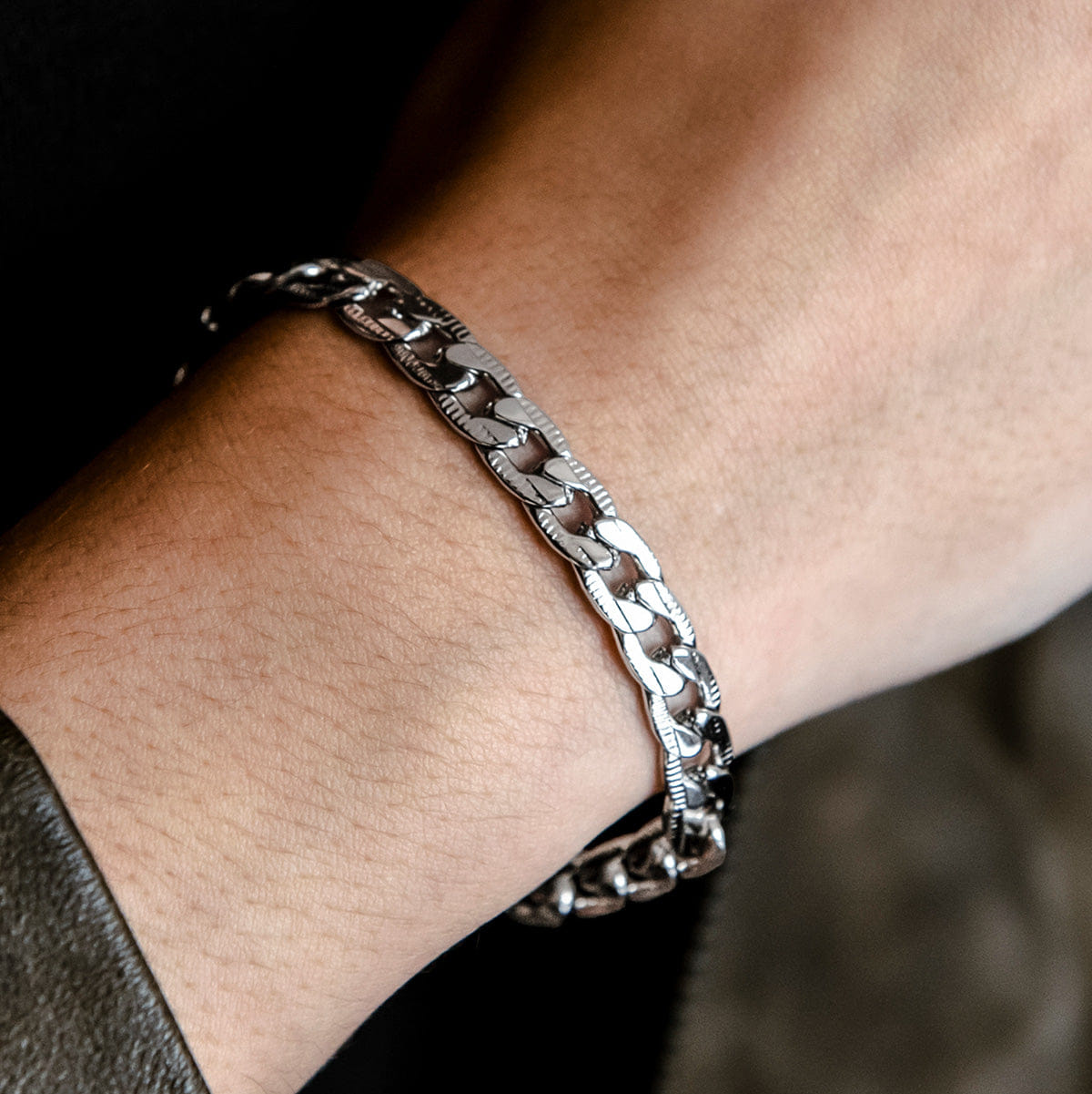 GLD PROMO - WOMEN Curb Chain Bracelet in White Gold- 6mm