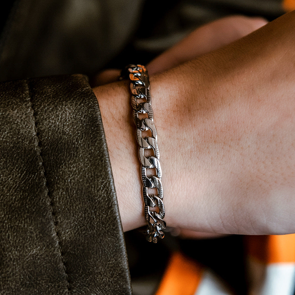 GLD PROMO - WOMEN Curb Chain Bracelet in White Gold- 6mm