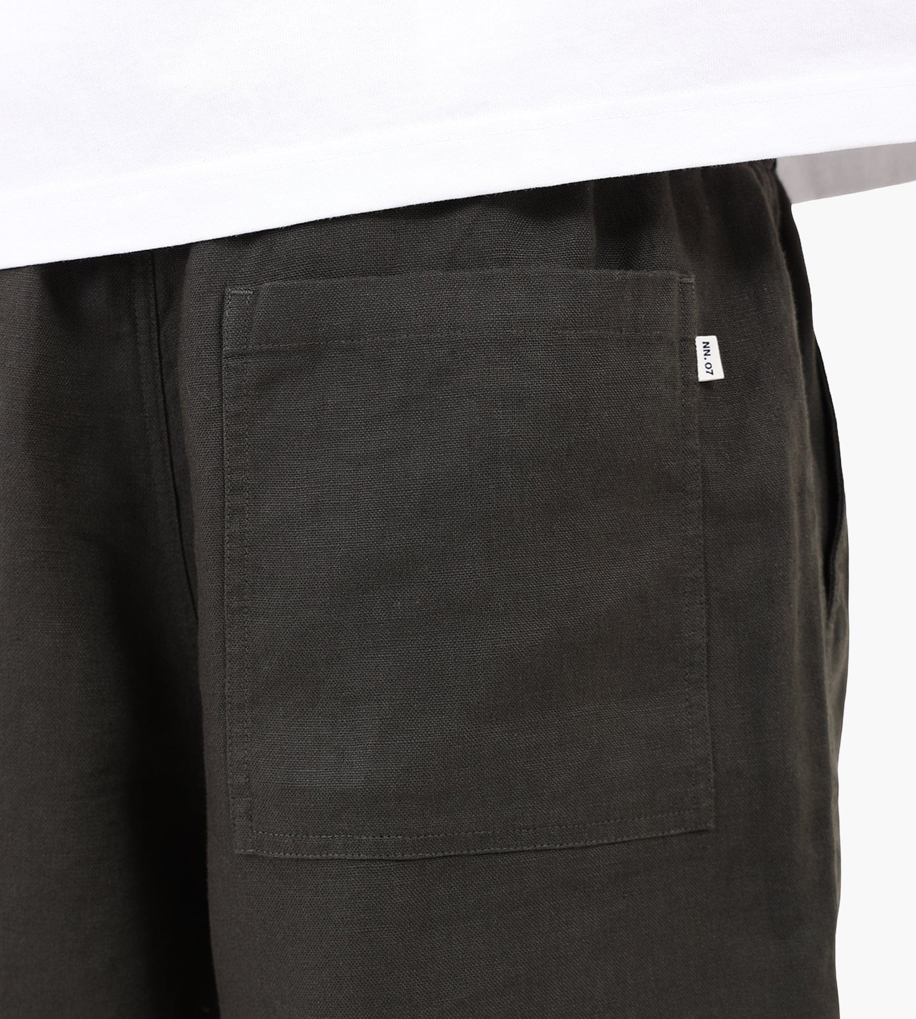 NN.07 Gregor Shorts 1454 Dark Army