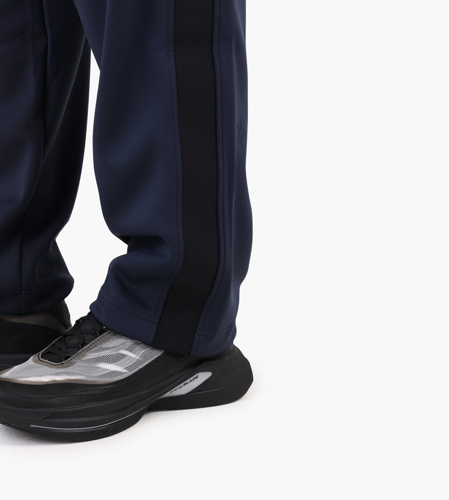 On Running On Courtside Pants 1 M Midnight