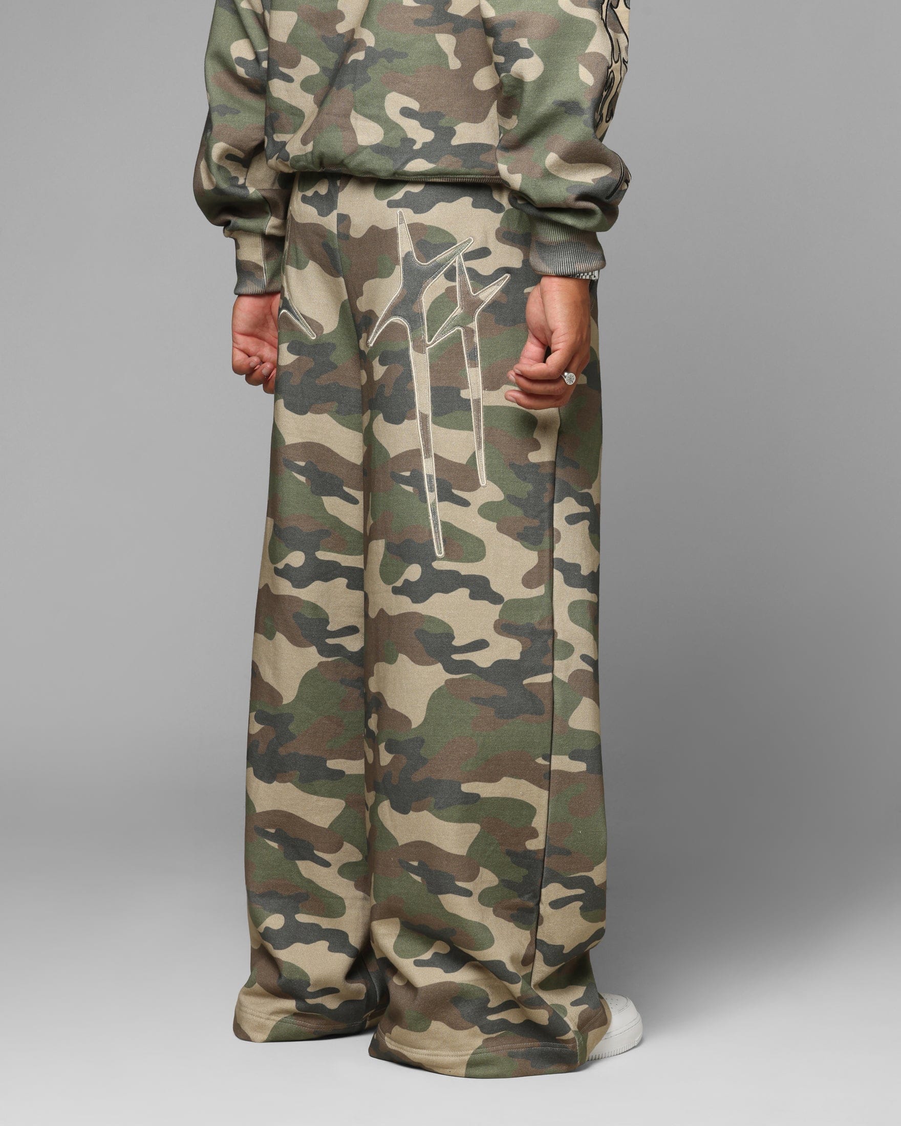 Loiter Ultra Hybrid Sweatpants Camo