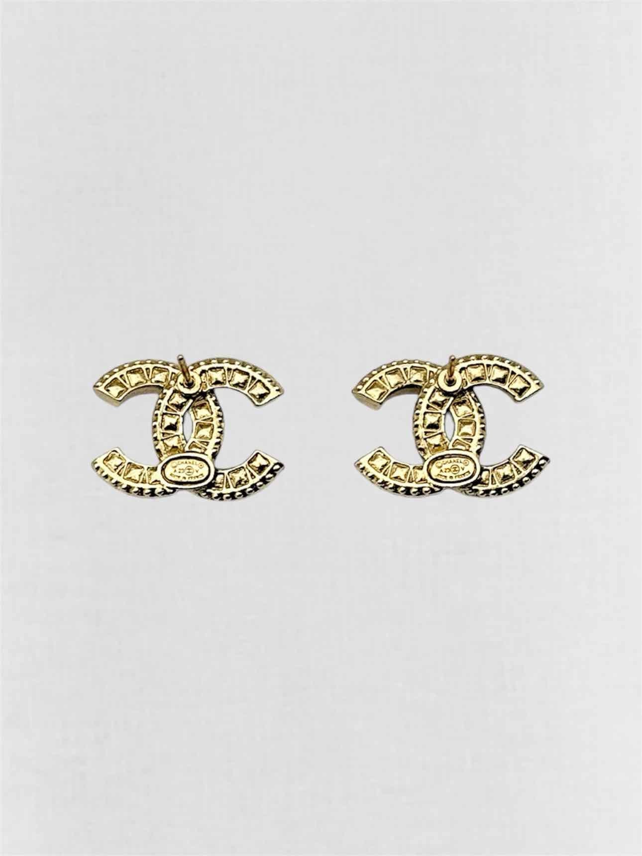 CHANEL Autumn 2023 Fashion Earrings