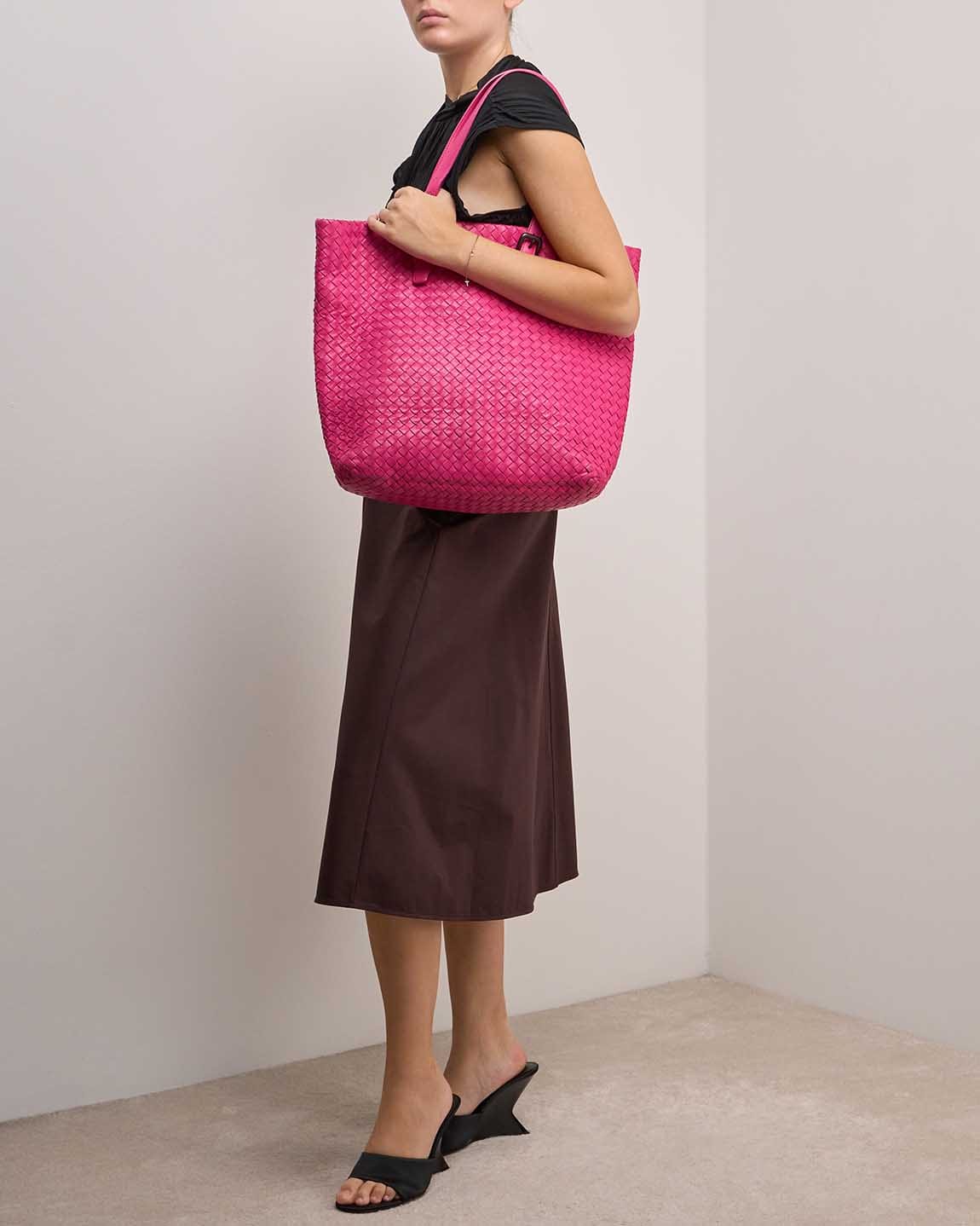 Bottega Veneta Shoulder Bag Large Lamb Fuchsia