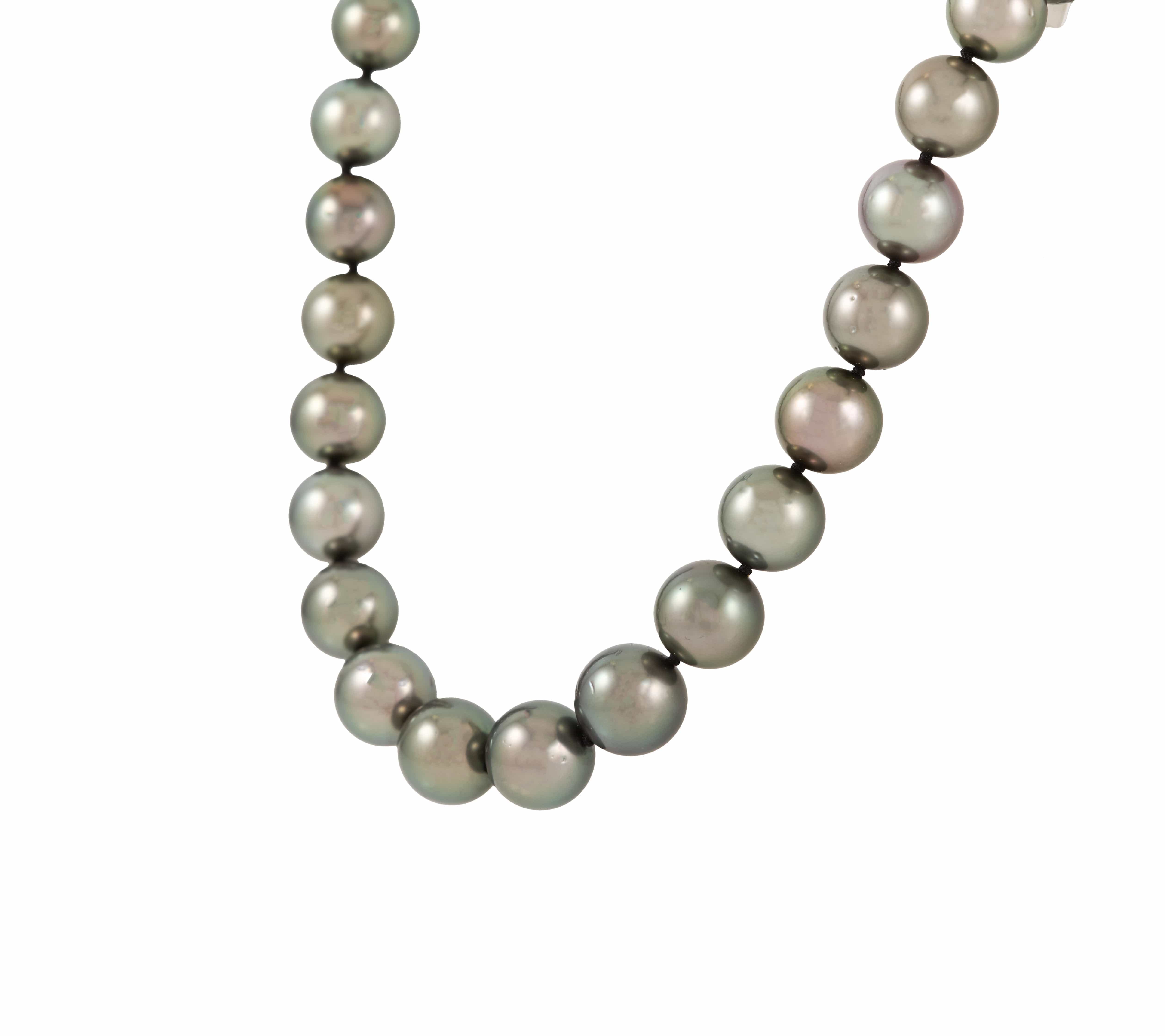 Iridesse 0.15ctw Diamond and Tahitian Pearl Graduated Strand Necklace in 18K