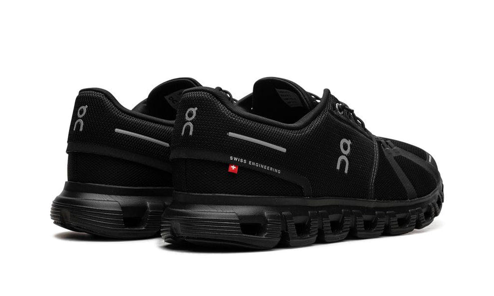 ON RUNNING CLOUD 6 "TRIPLE BLACK"