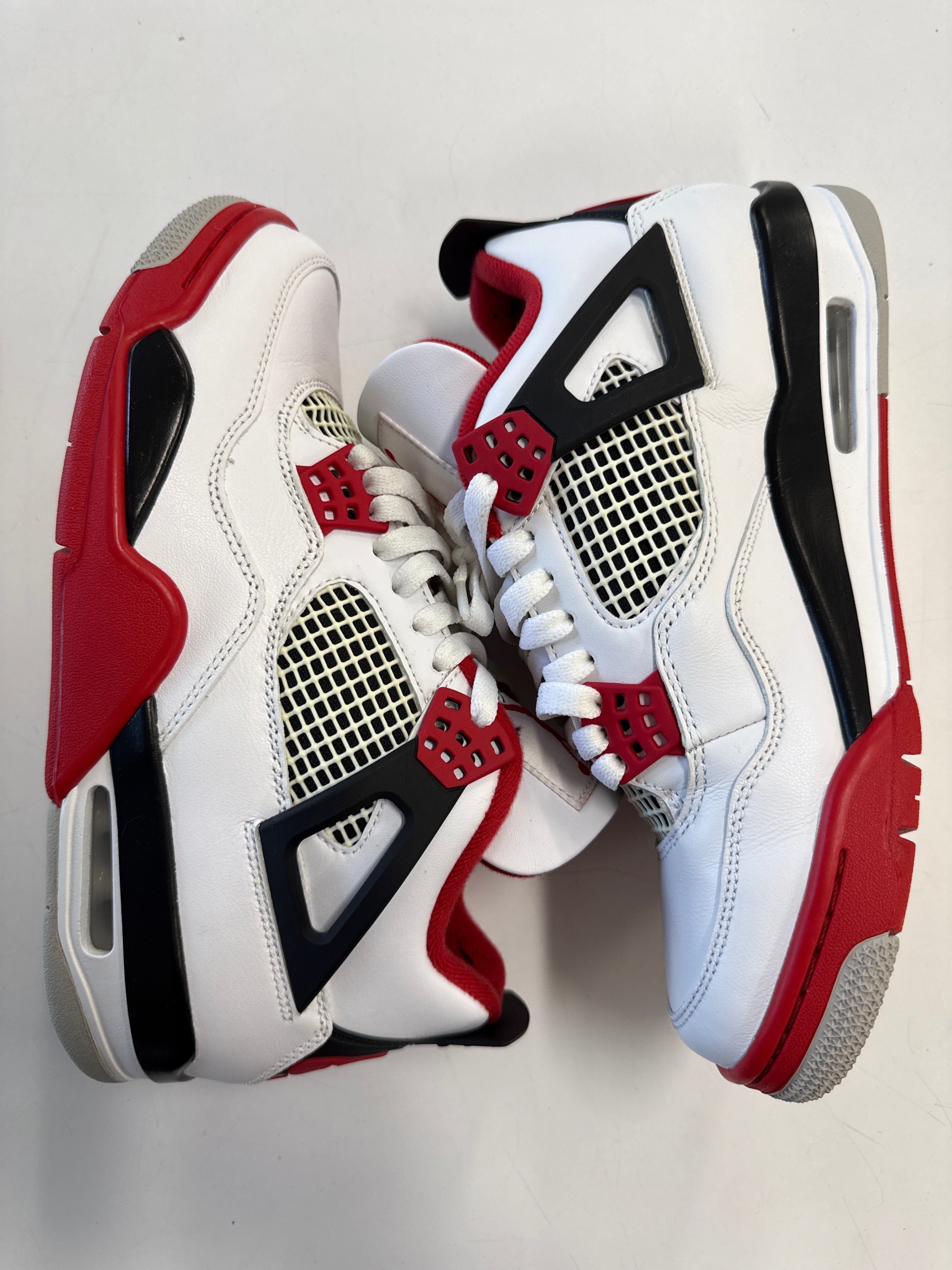 AIR JORDAN 4 FIRE RED 2020 - SIZE 8 (WORN)