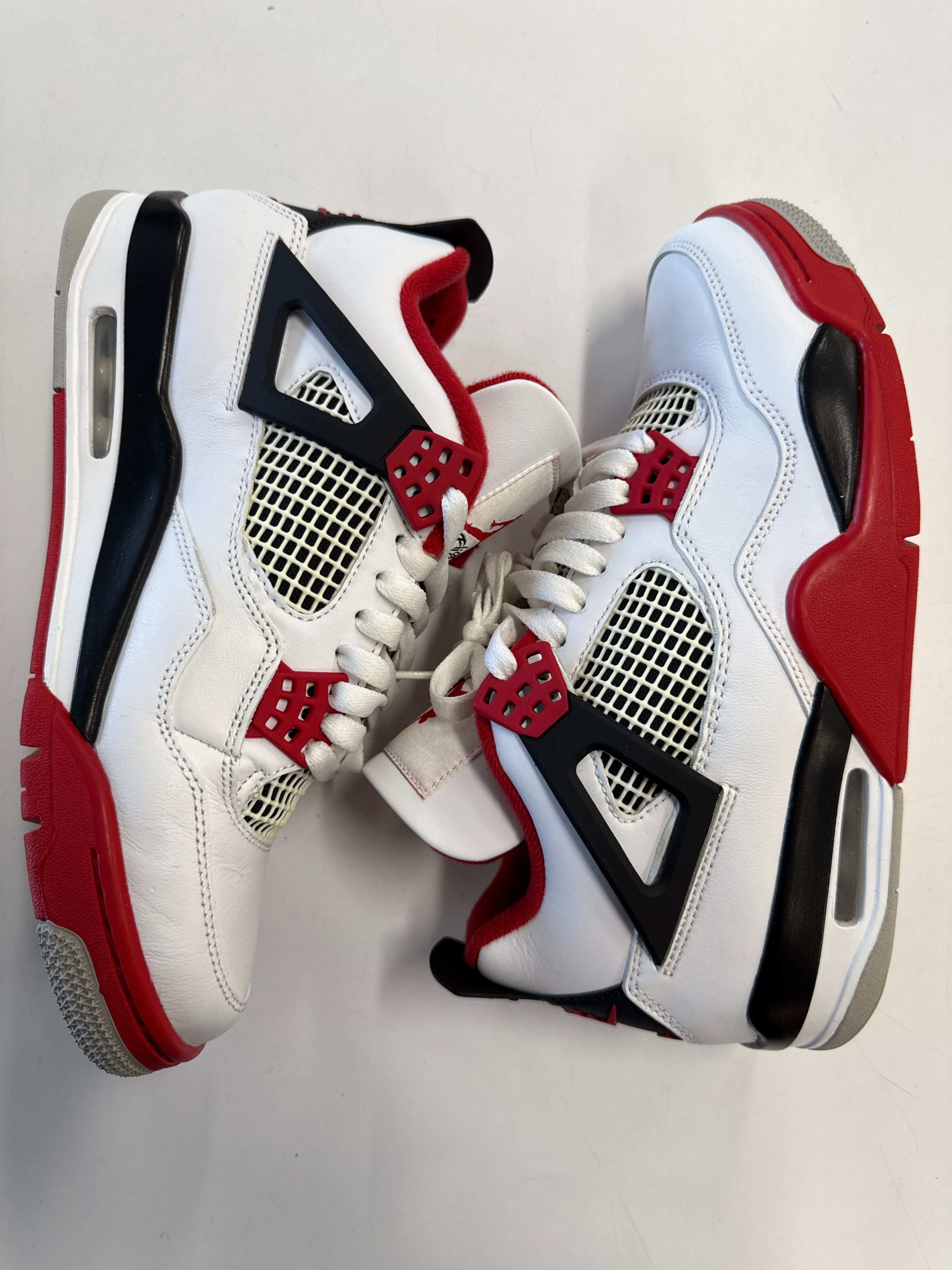 AIR JORDAN 4 FIRE RED 2020 - SIZE 8 (WORN)