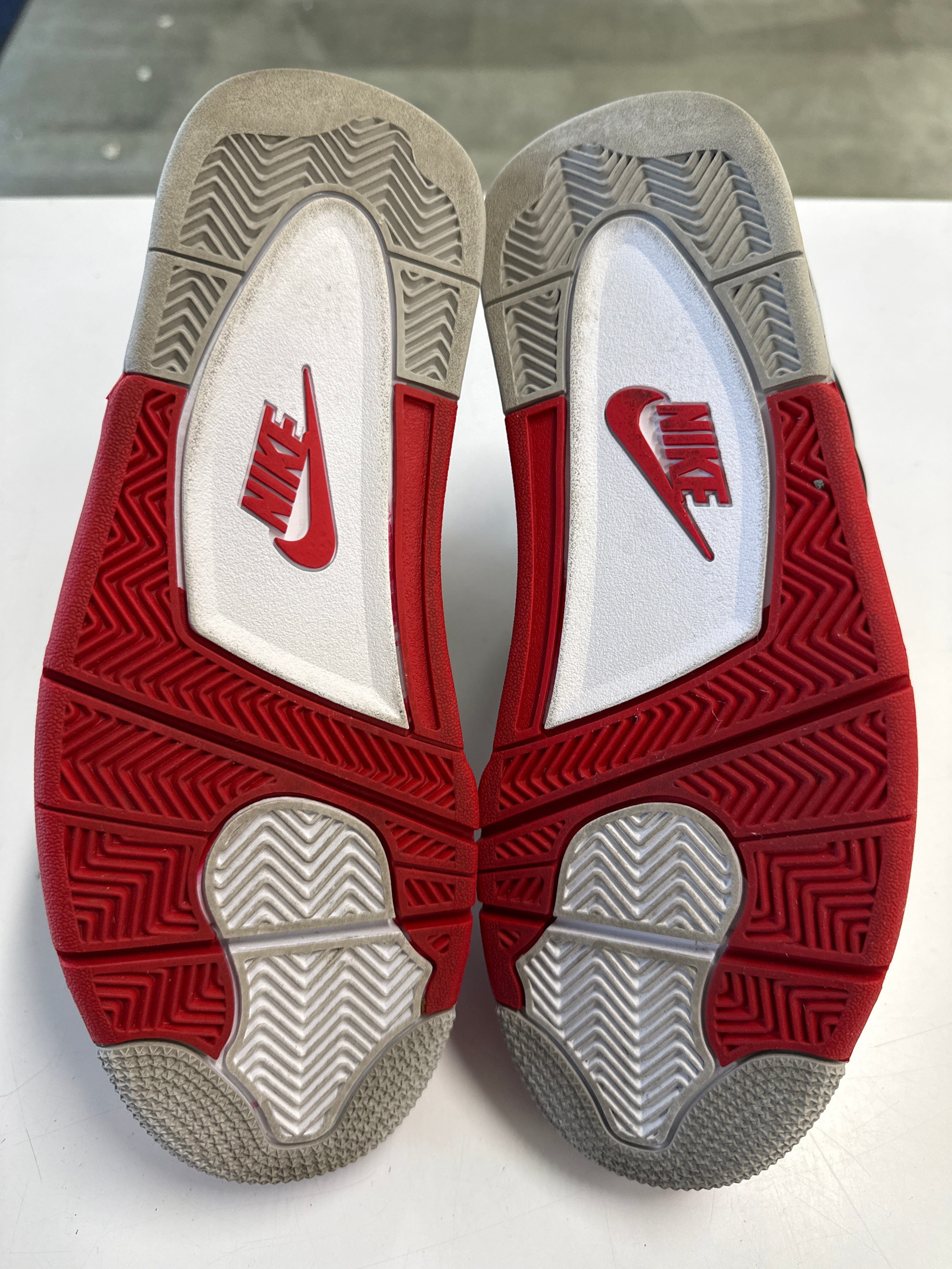 AIR JORDAN 4 FIRE RED 2020 - SIZE 8 (WORN)