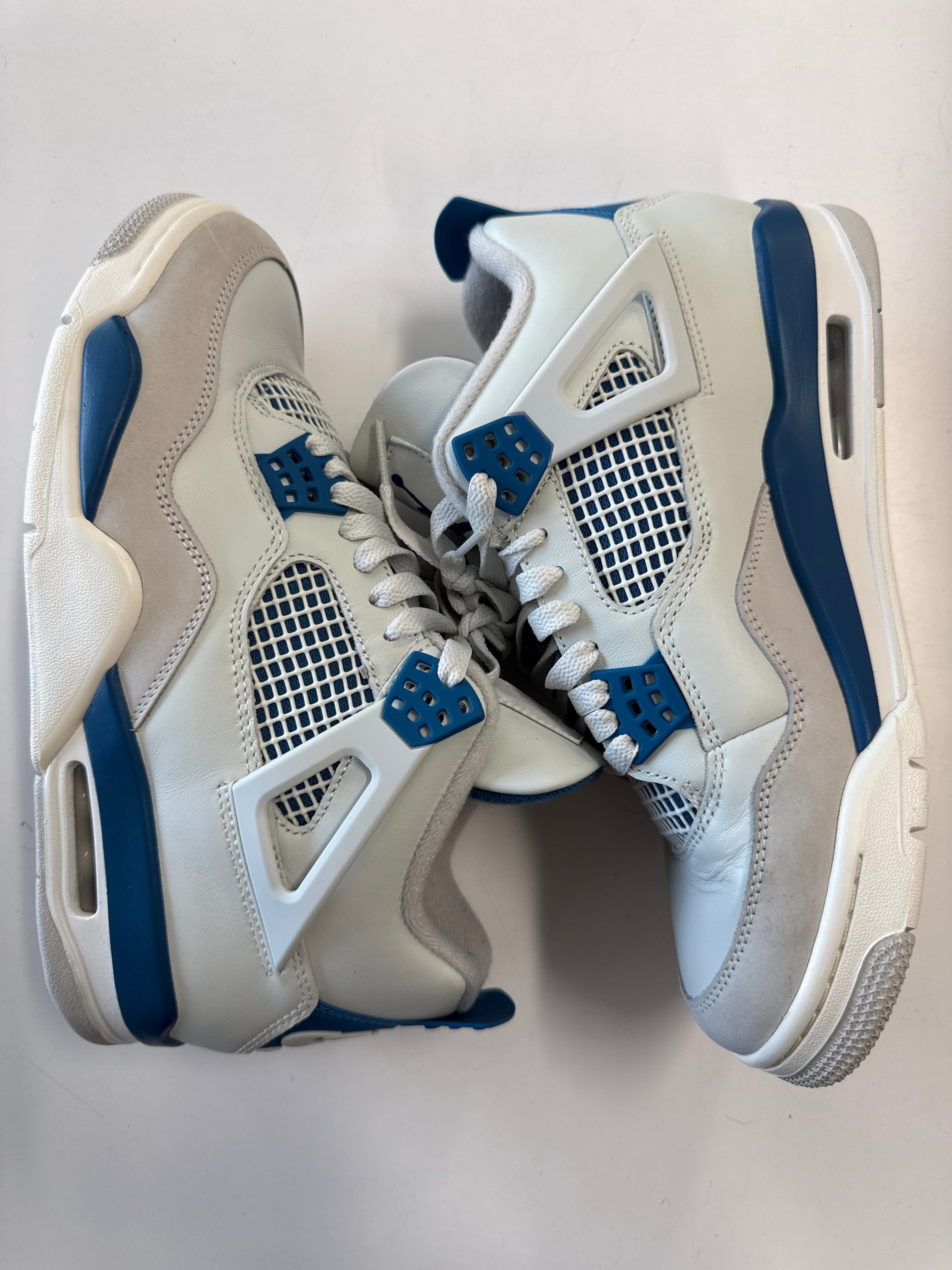 AIR JORDAN 4 MILITARY BLUE 2024 - SIZE 8.5 (WORN)